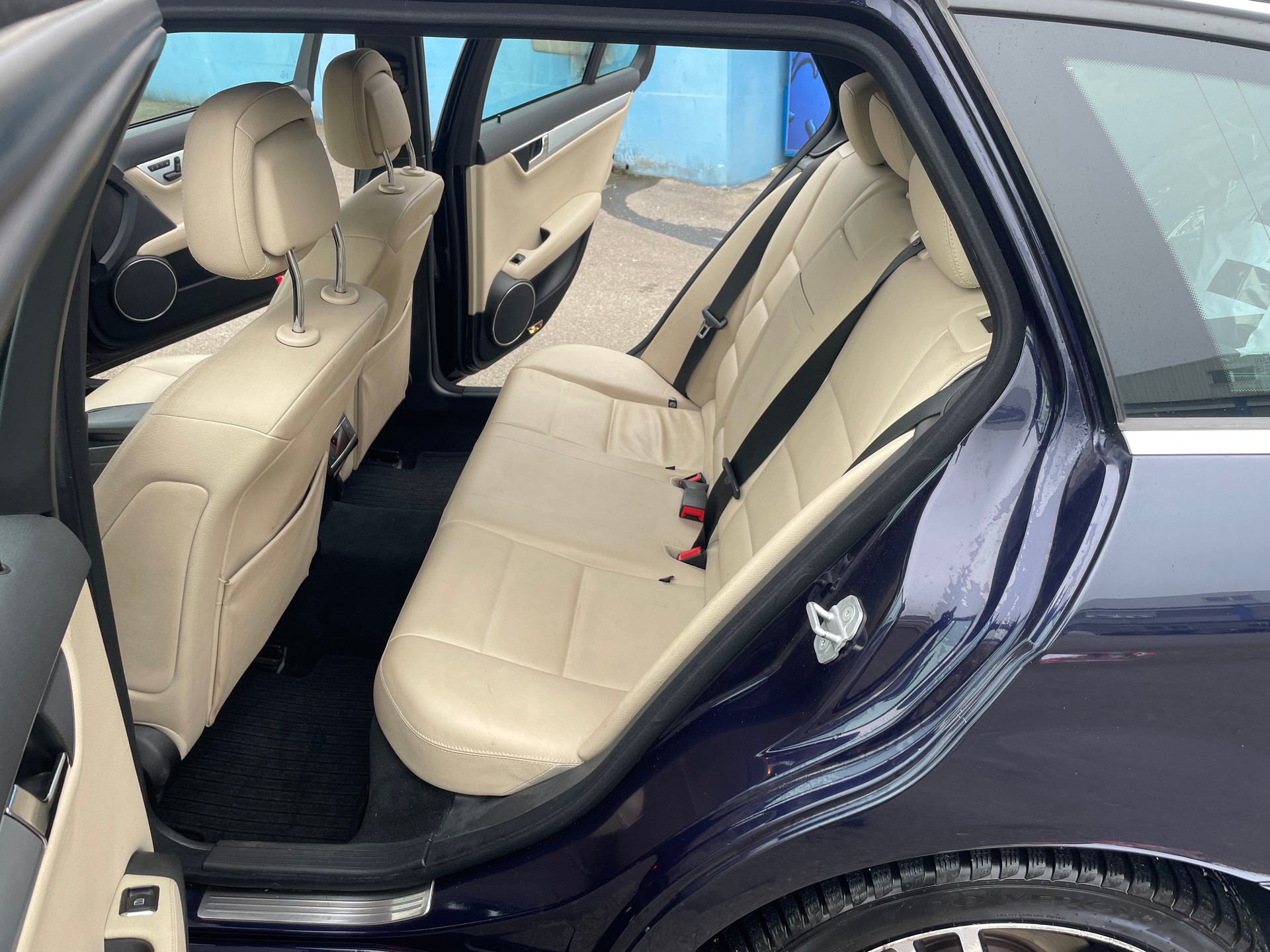 MERCEDES-BENZ C 350 CDI (320 CDI) Avantgarde 4Matic 7G-Tronic-image-11