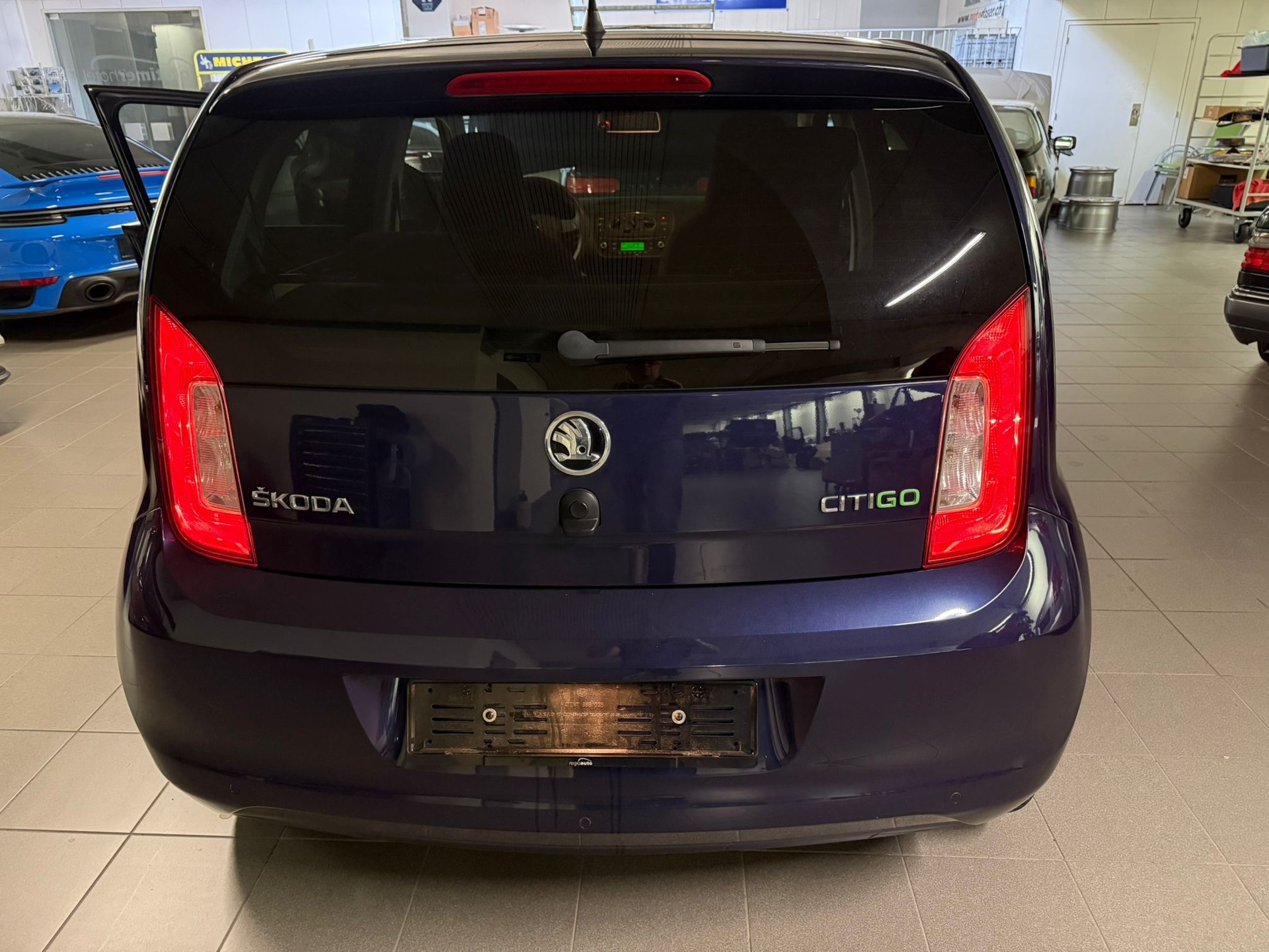 SKODA CITIGO-showroom-element-2