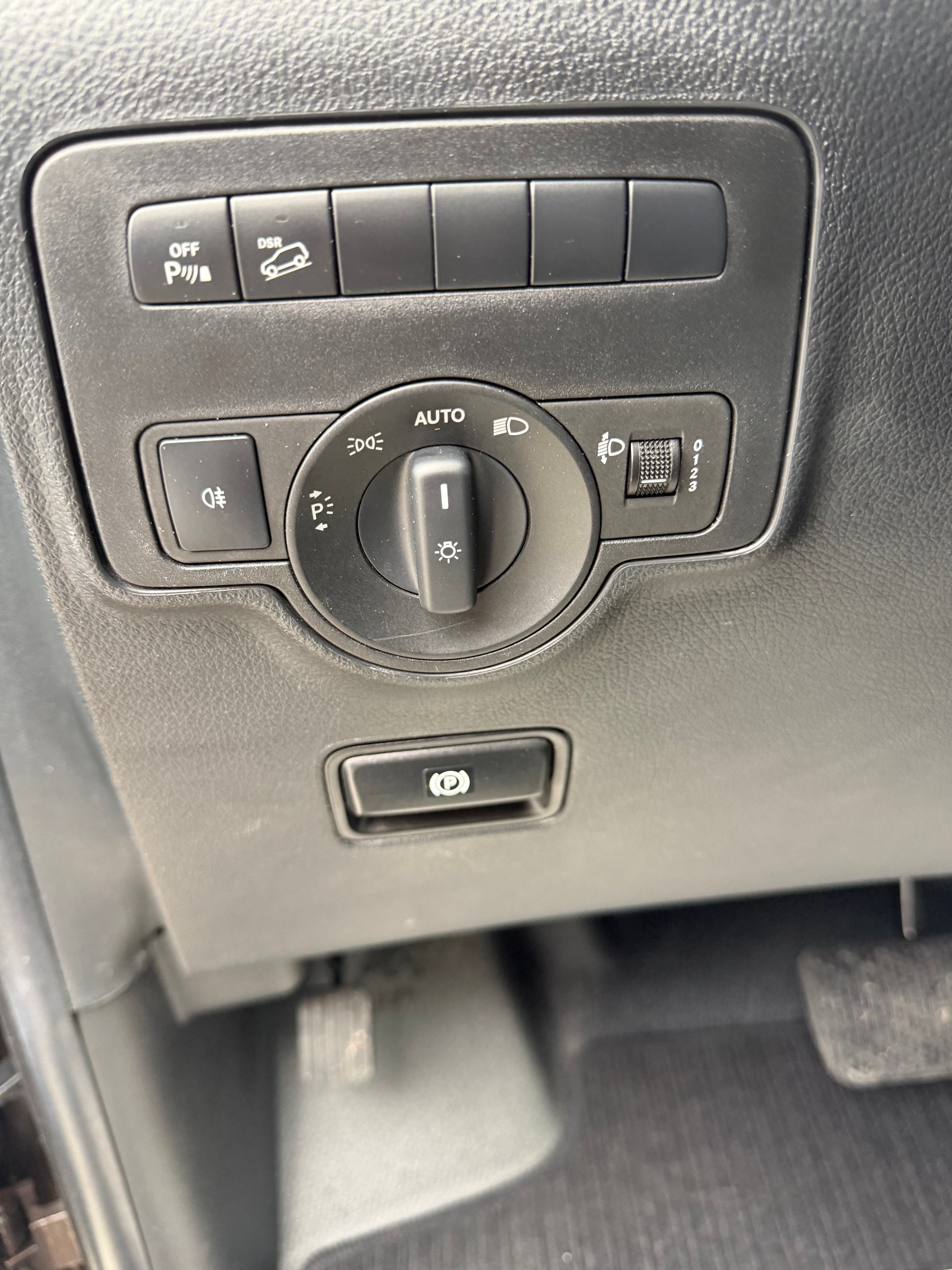 MERCEDES-BENZ Vito 116 BlueTec Tourer Pro L 4Matic 7G-Tronic-image-9