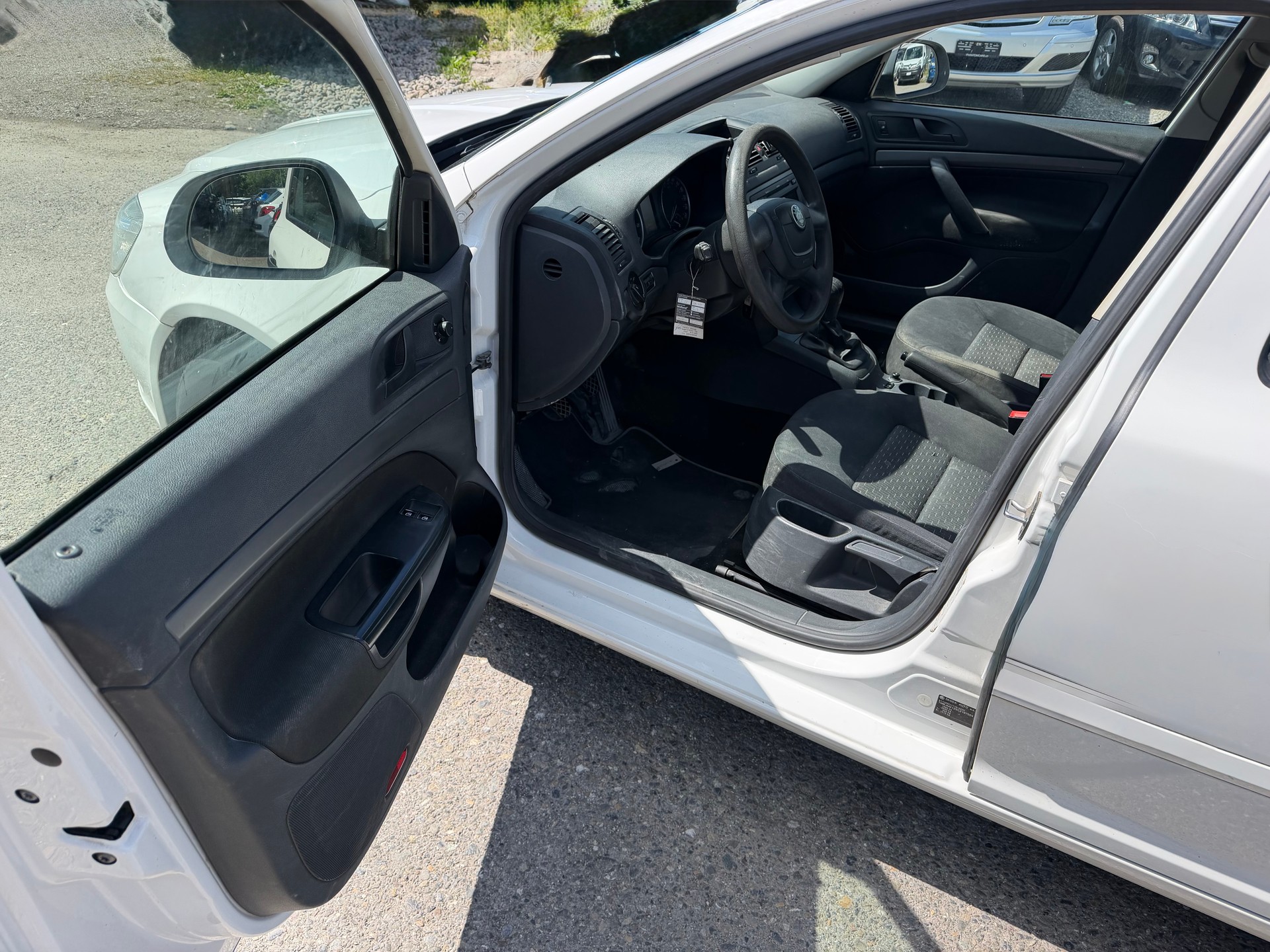 SKODA Octavia Combi 1.2 TSI Family-image-14