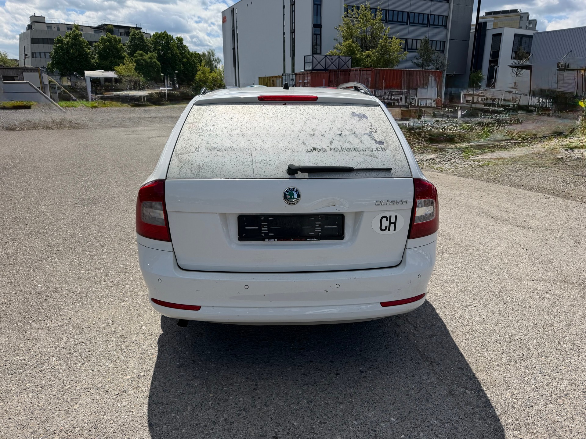SKODA Octavia Combi 1.2 TSI Family-image-5