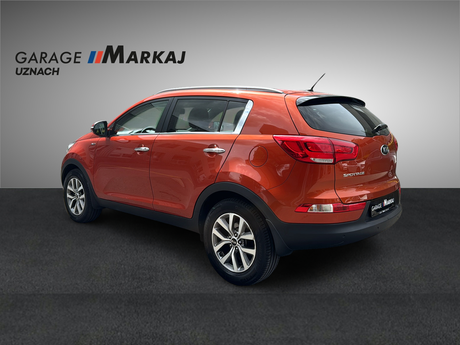 KIA Sportage 2.0 Style 4WD Automatic-image-6