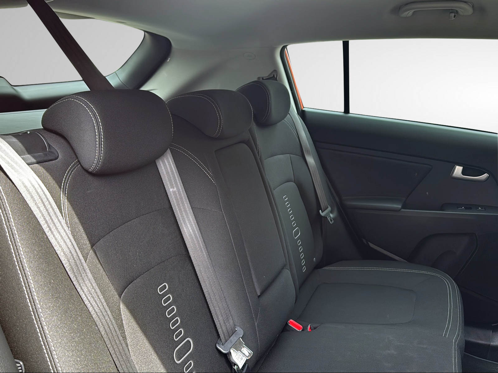 KIA Sportage 2.0 Style 4WD Automatic-image-24