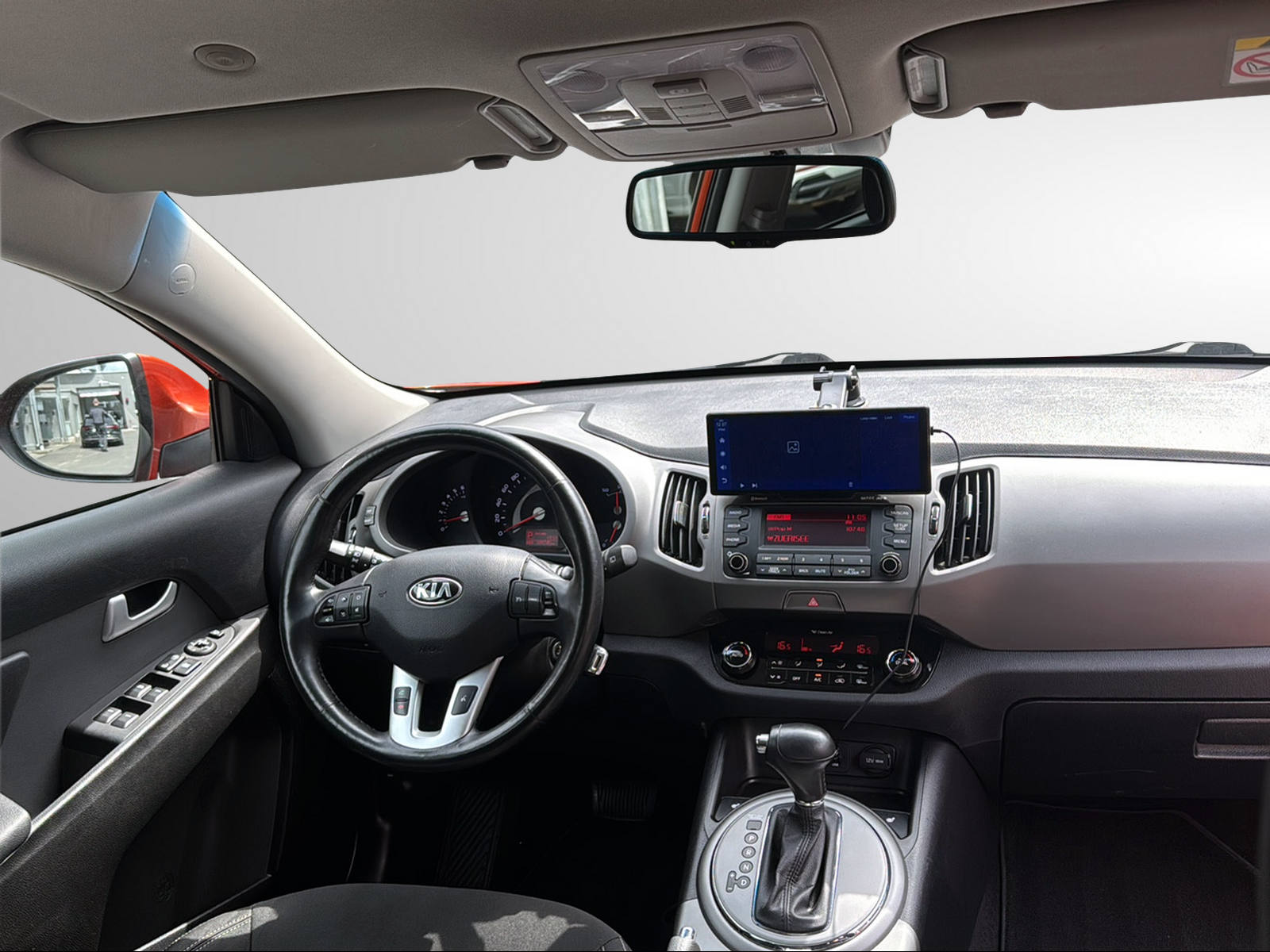 KIA Sportage 2.0 Style 4WD Automatic-image-27