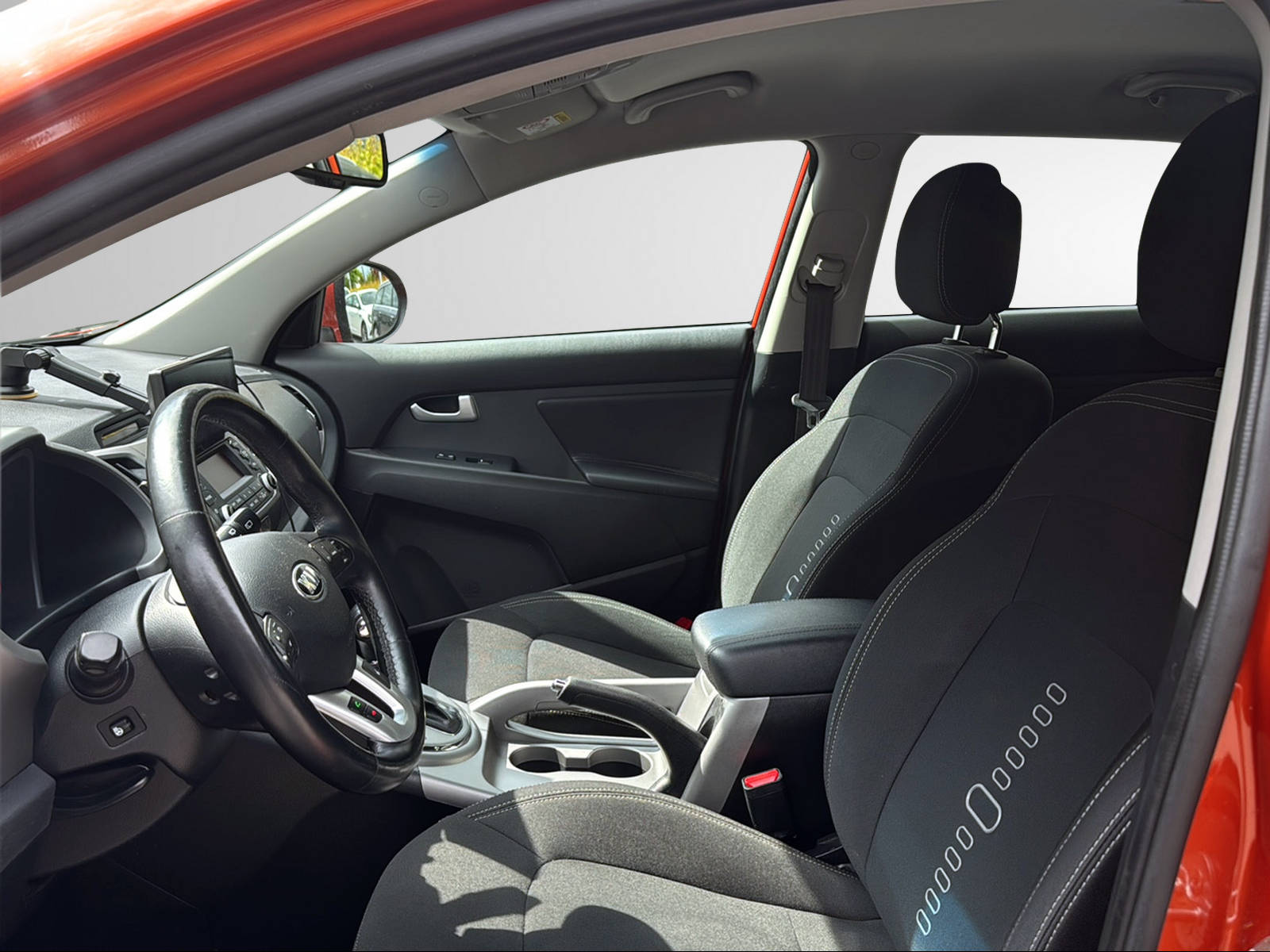 KIA Sportage 2.0 Style 4WD Automatic-image-12