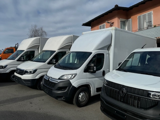 PEUGEOT Boxer 2.2 HDI 335 Premium L2H2-image-14