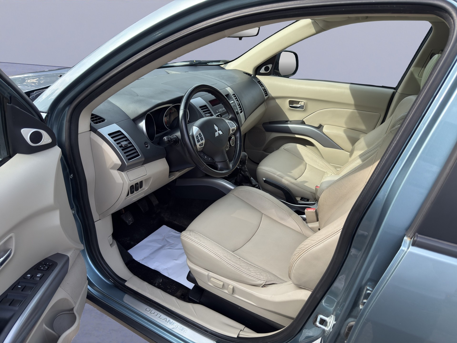 MITSUBISHI Outlander 2.2 DID Invite 4WD-image-7