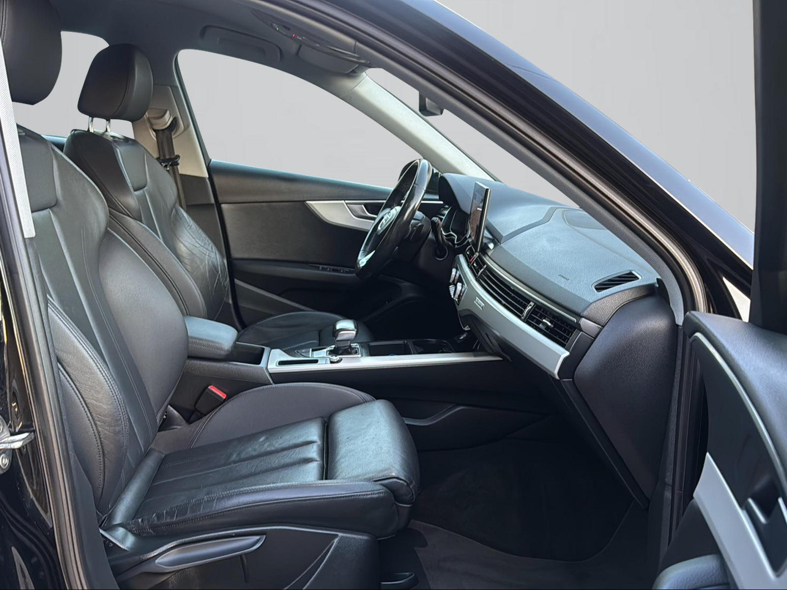 AUDI A4 Avant 40 TDI quattro S-tronic-image-11