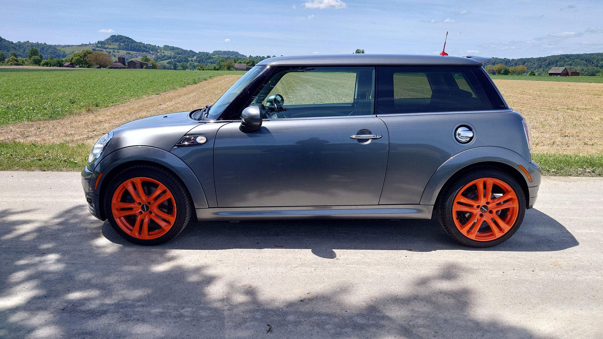 MINI Cooper S-showroom-element-1
