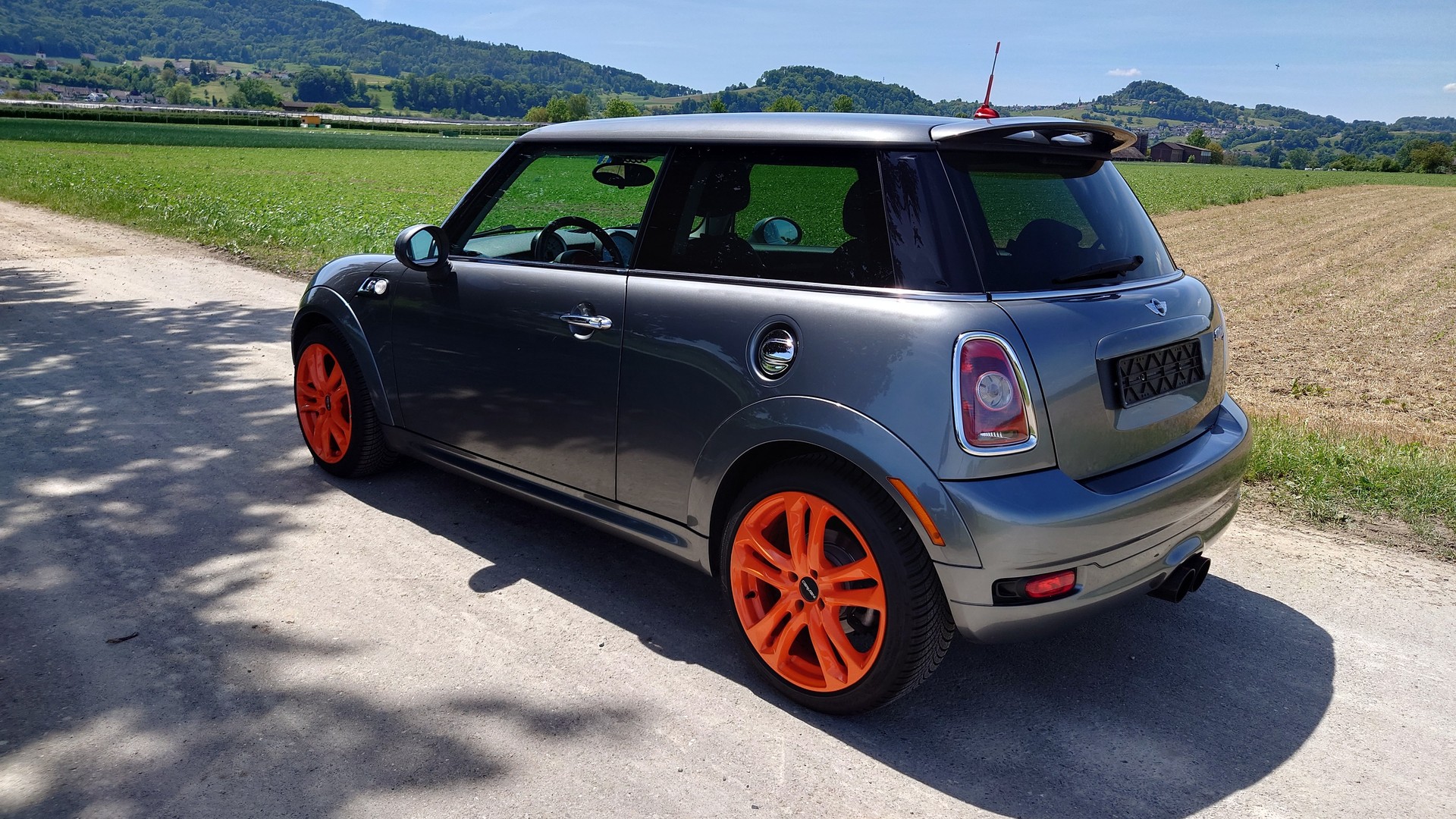 MINI Cooper S-showroom-element-2