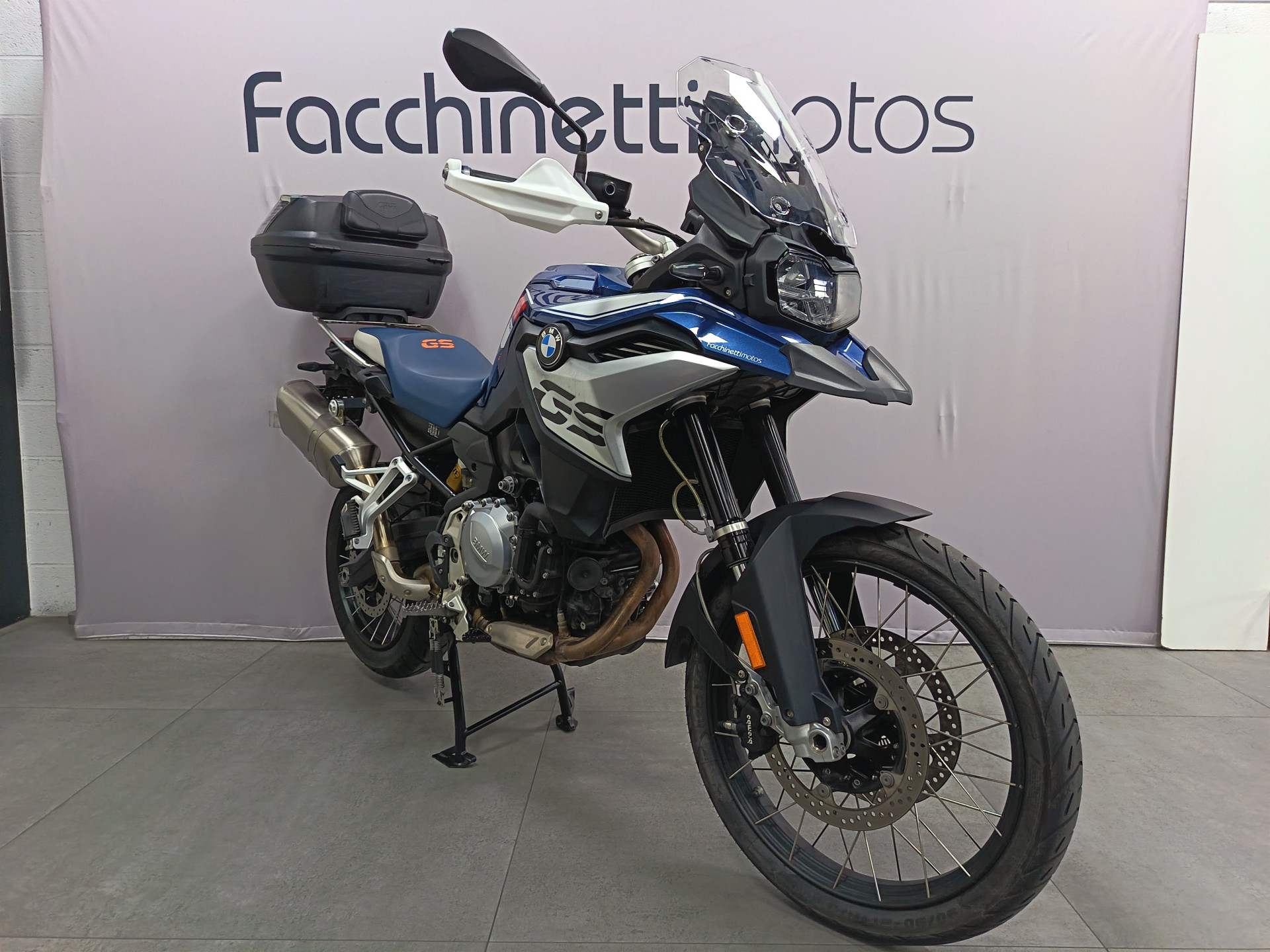 BMW F 850 GS Trophy *** Garantie étendue 06.2028 ***-showroom-element-1