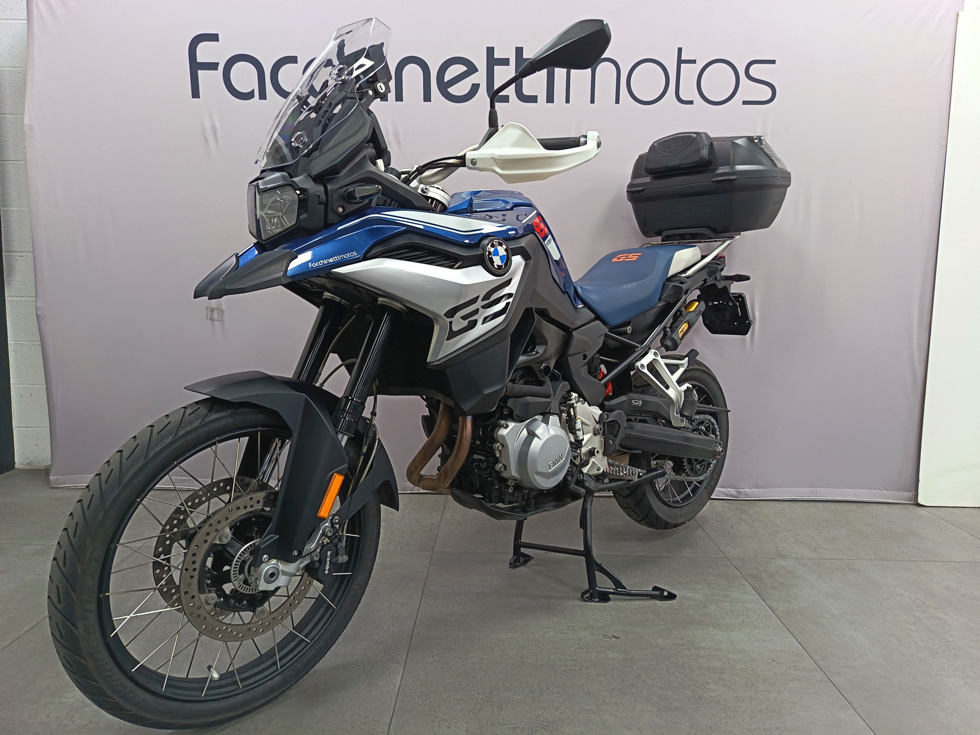 BMW F 850 GS Trophy *** Garantie étendue 06.2028 ***-showroom-element-2