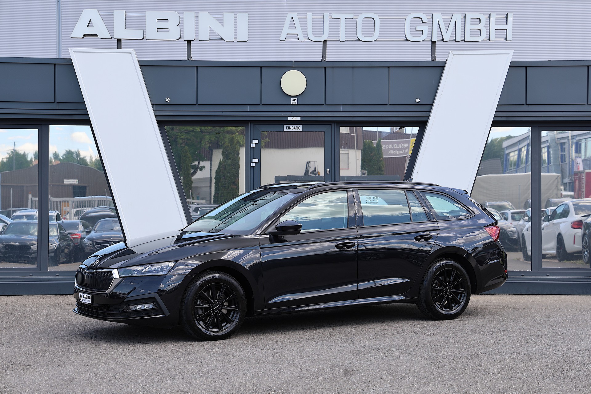 SKODA Octavia Combi 2.0 TDI DSG Ambition 4x4-image-0