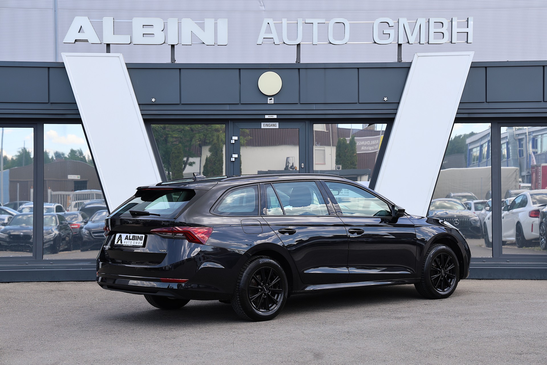 SKODA Octavia Combi 2.0 TDI DSG Ambition 4x4-image-2