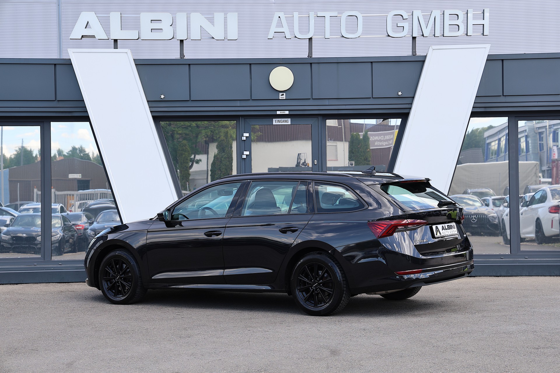 SKODA Octavia Combi 2.0 TDI DSG Ambition 4x4-image-3