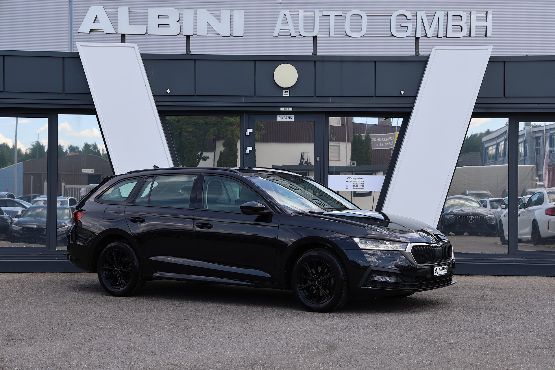 SKODA Octavia Combi 2.0 TDI DSG Ambition 4x4-image-1