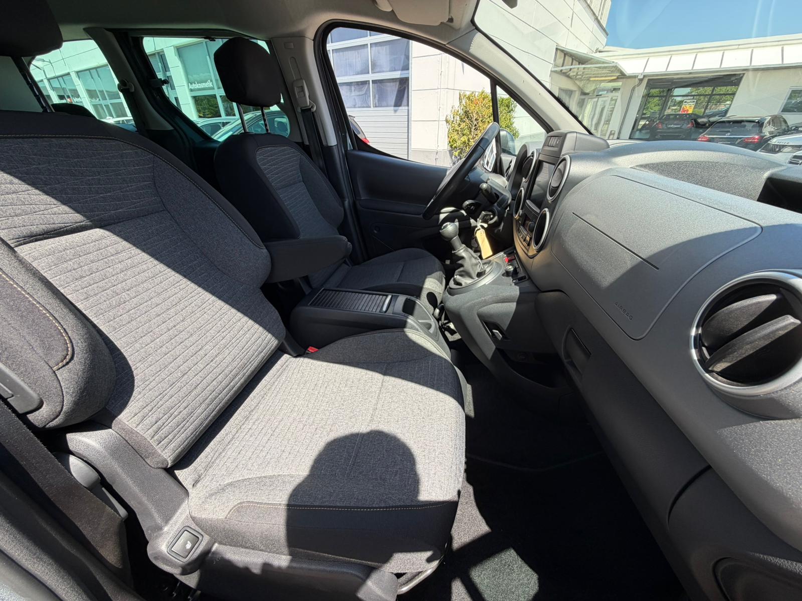 CITROEN Berlingo 1.2i Shine-image-11