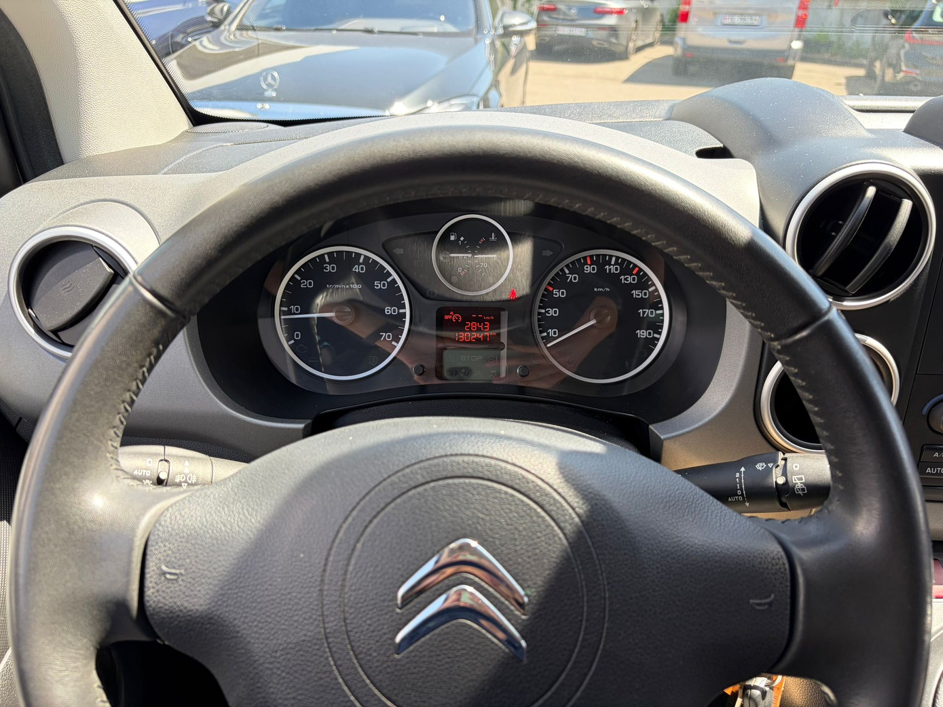 CITROEN Berlingo 1.2i Shine-image-13