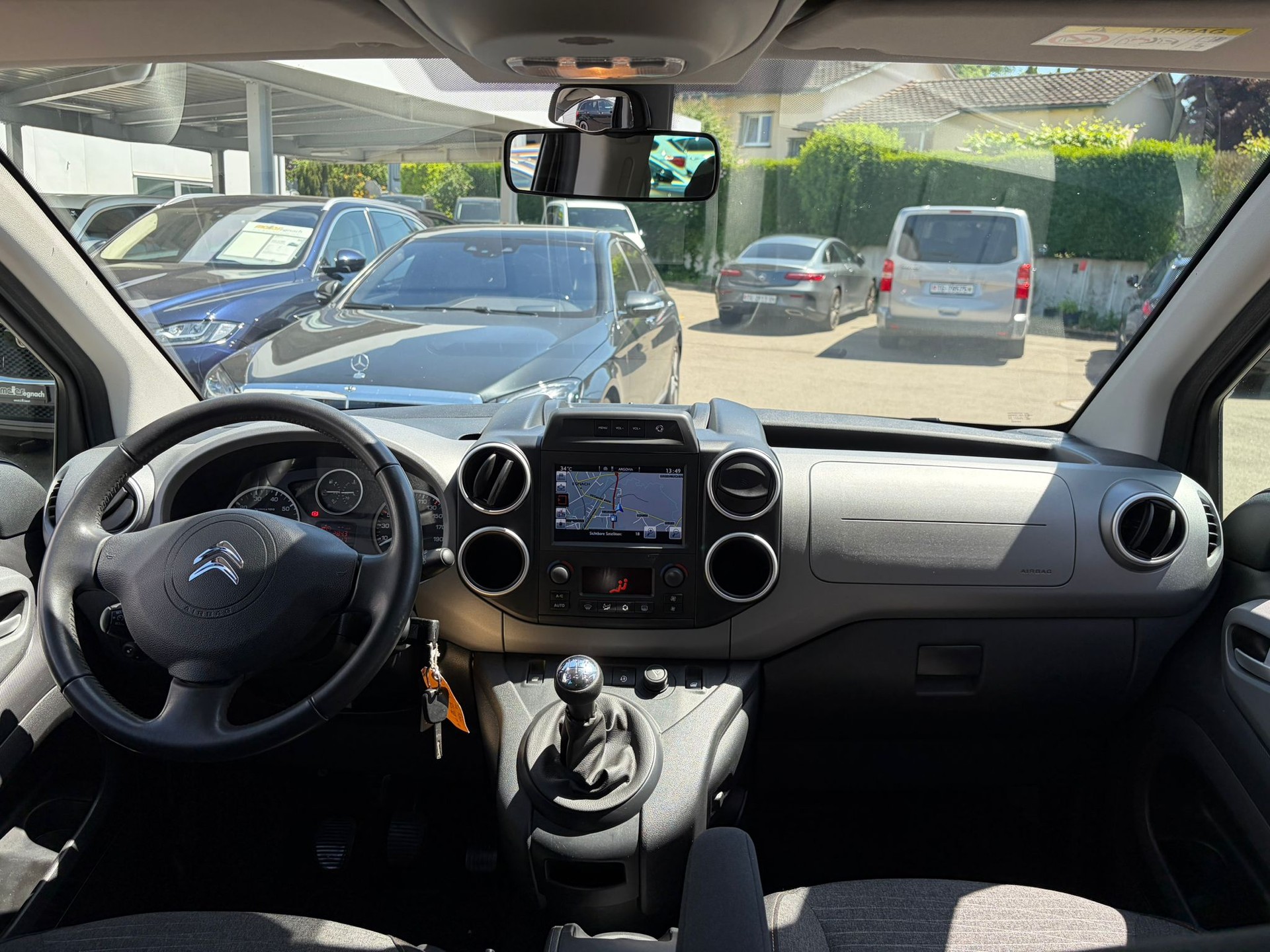 CITROEN Berlingo 1.2i Shine-image-12