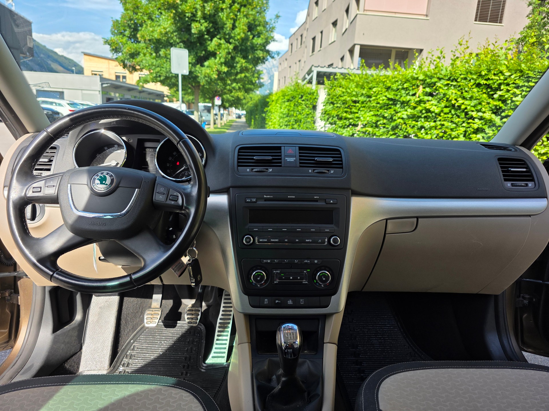 SKODA Yeti 1.8 TSI Clever 4x4-image-12