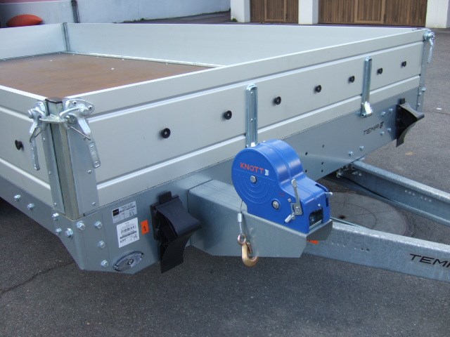 TEMARED CARPLATFORM 4021 3'000kg mit Bordwände-image-4