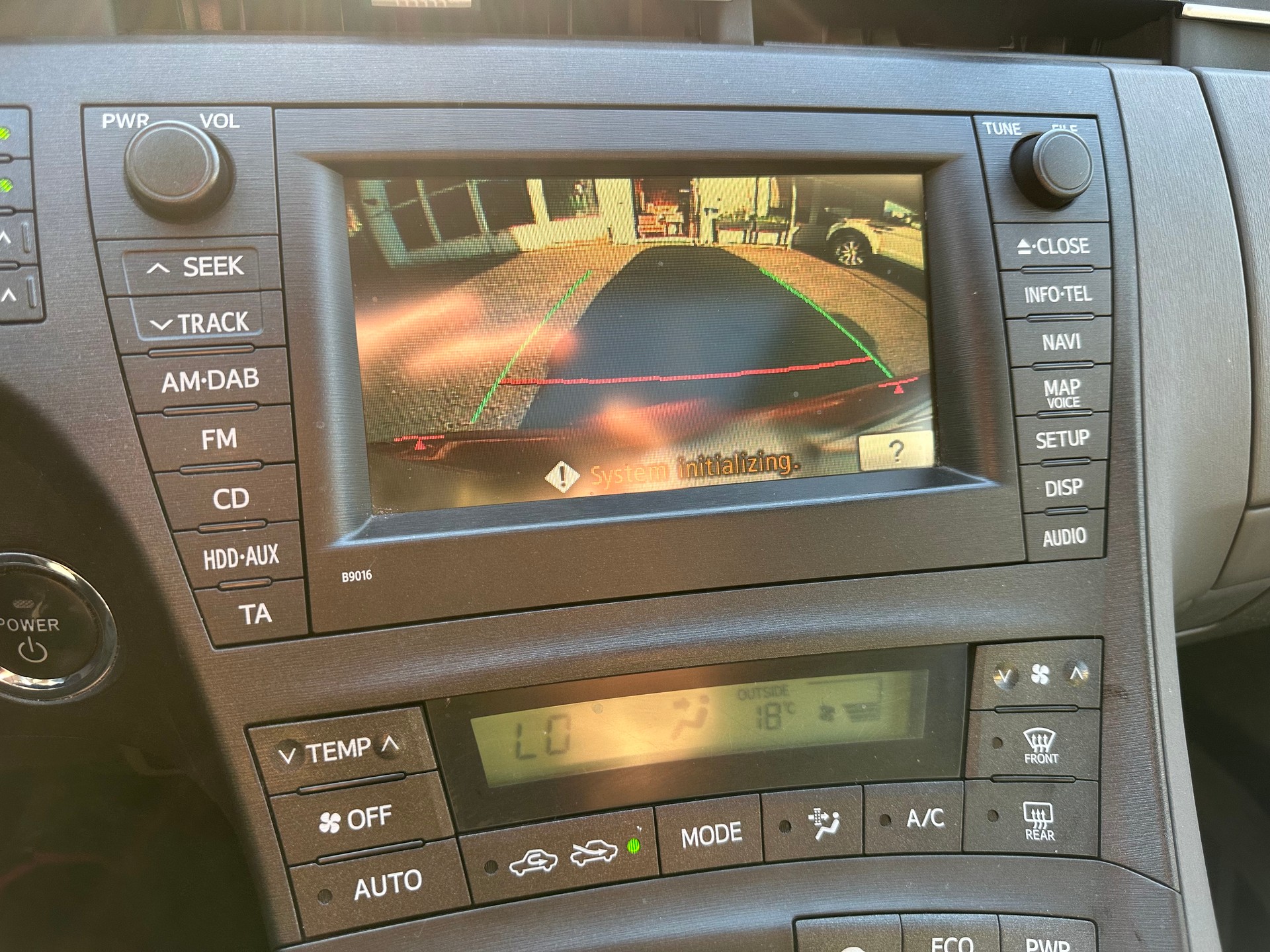 TOYOTA Prius 1.8 16V HSD Sol Premium-image-13