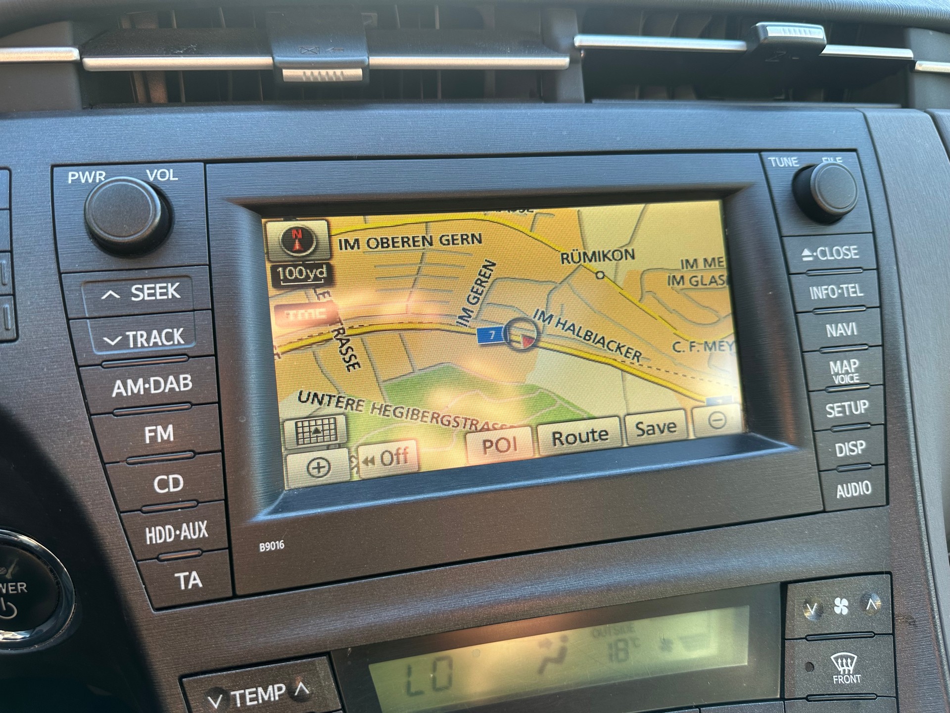 TOYOTA Prius 1.8 16V HSD Sol Premium-image-12