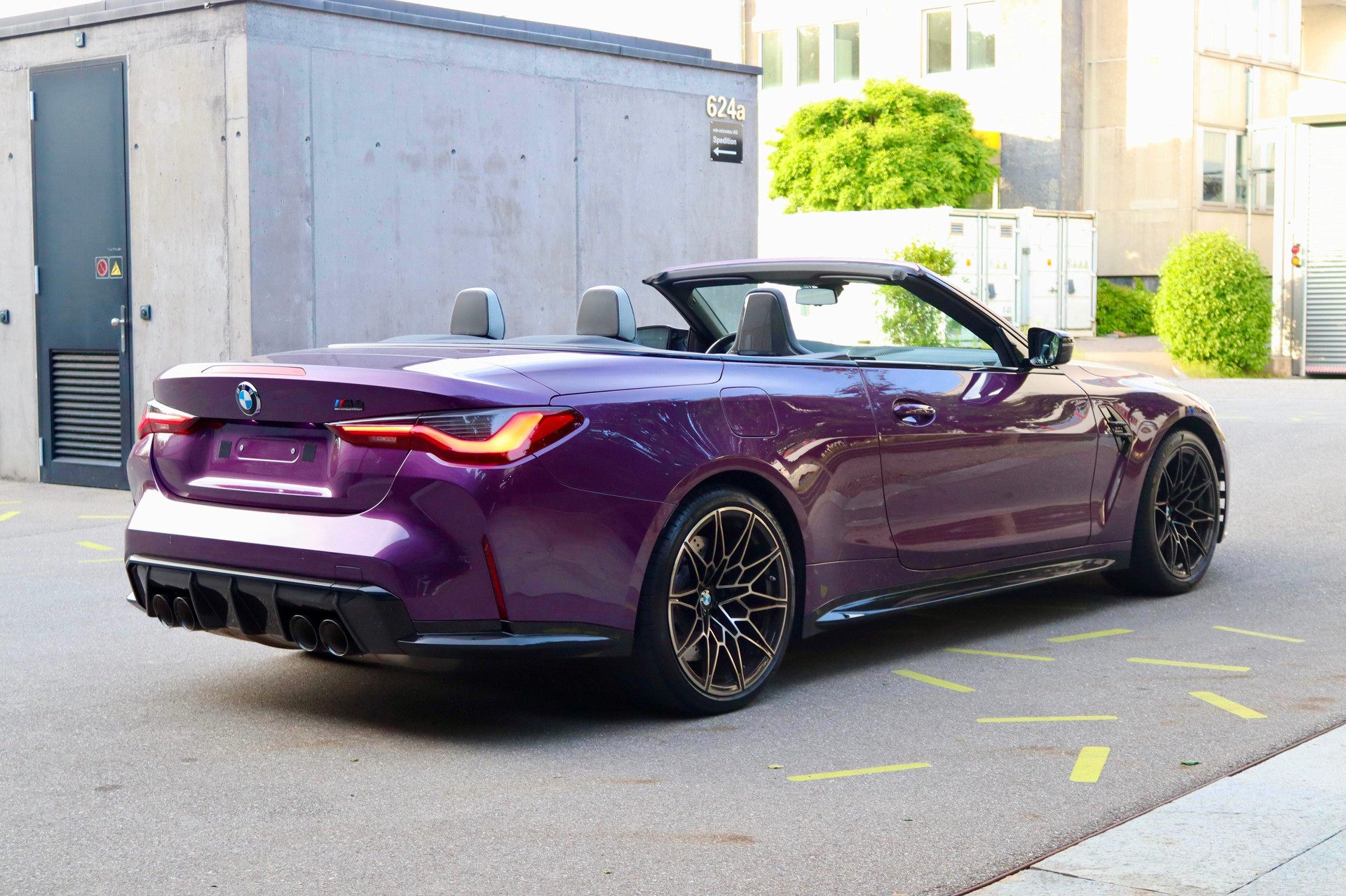 BMW BMW M4 Cabrio Competition M xDrive // M CARBON SCHALENSITZE-showroom-element-3