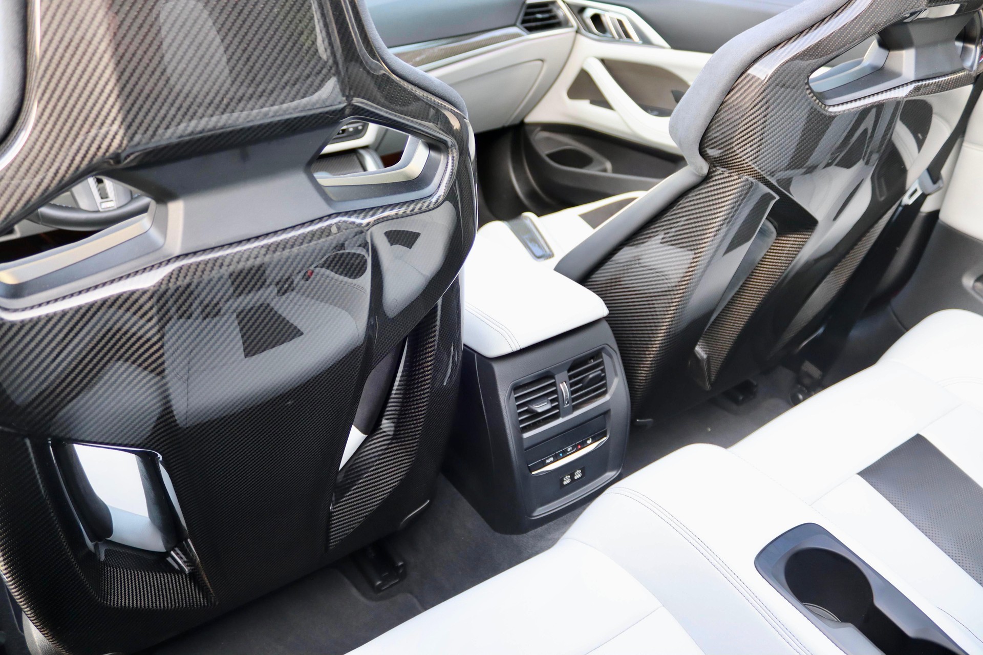 BMW BMW M4 Cabrio Competition M xDrive // M CARBON SCHALENSITZE-image-13