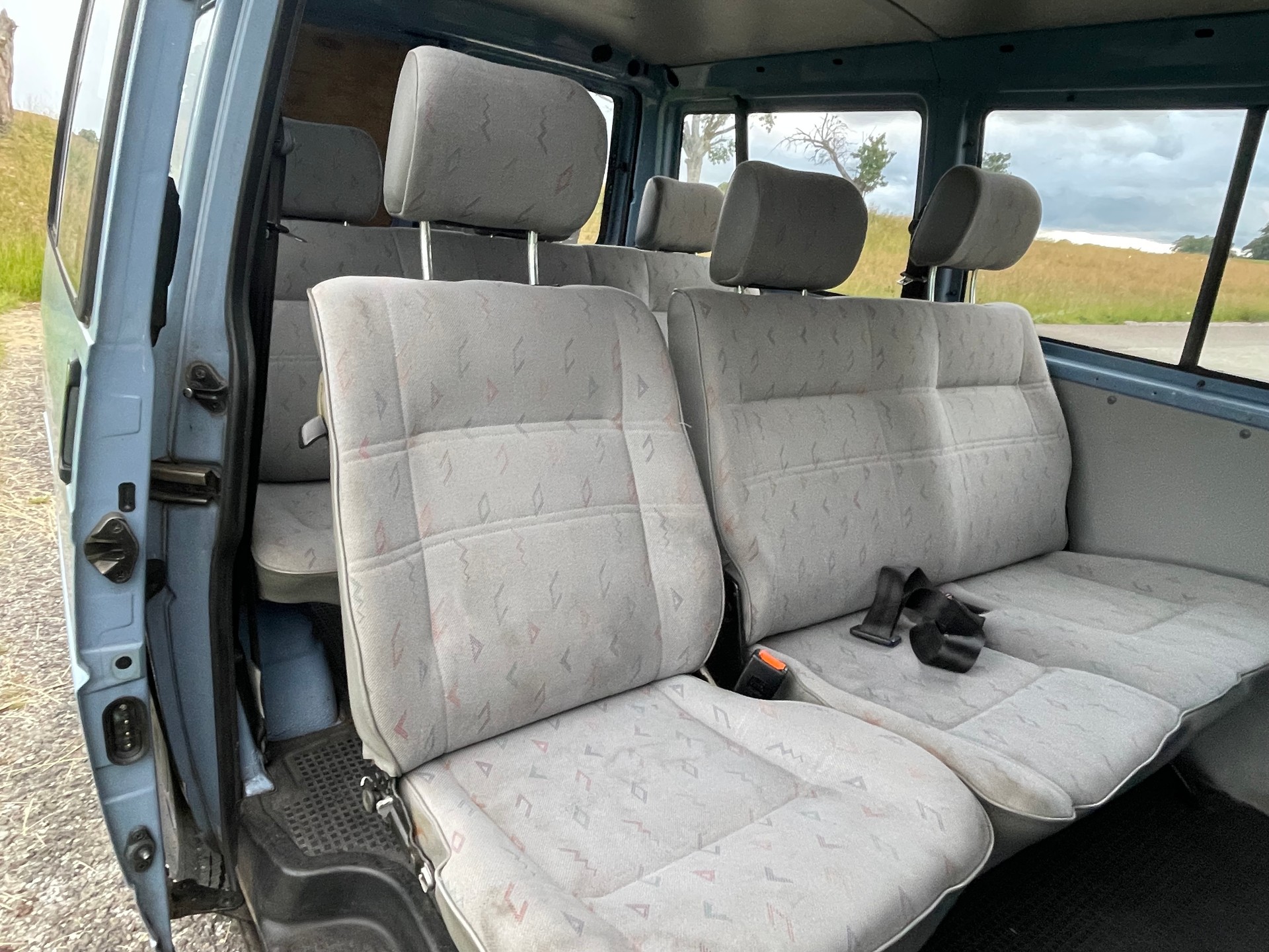 VW T4 2.5TDI 9 places. Automatic-image-6