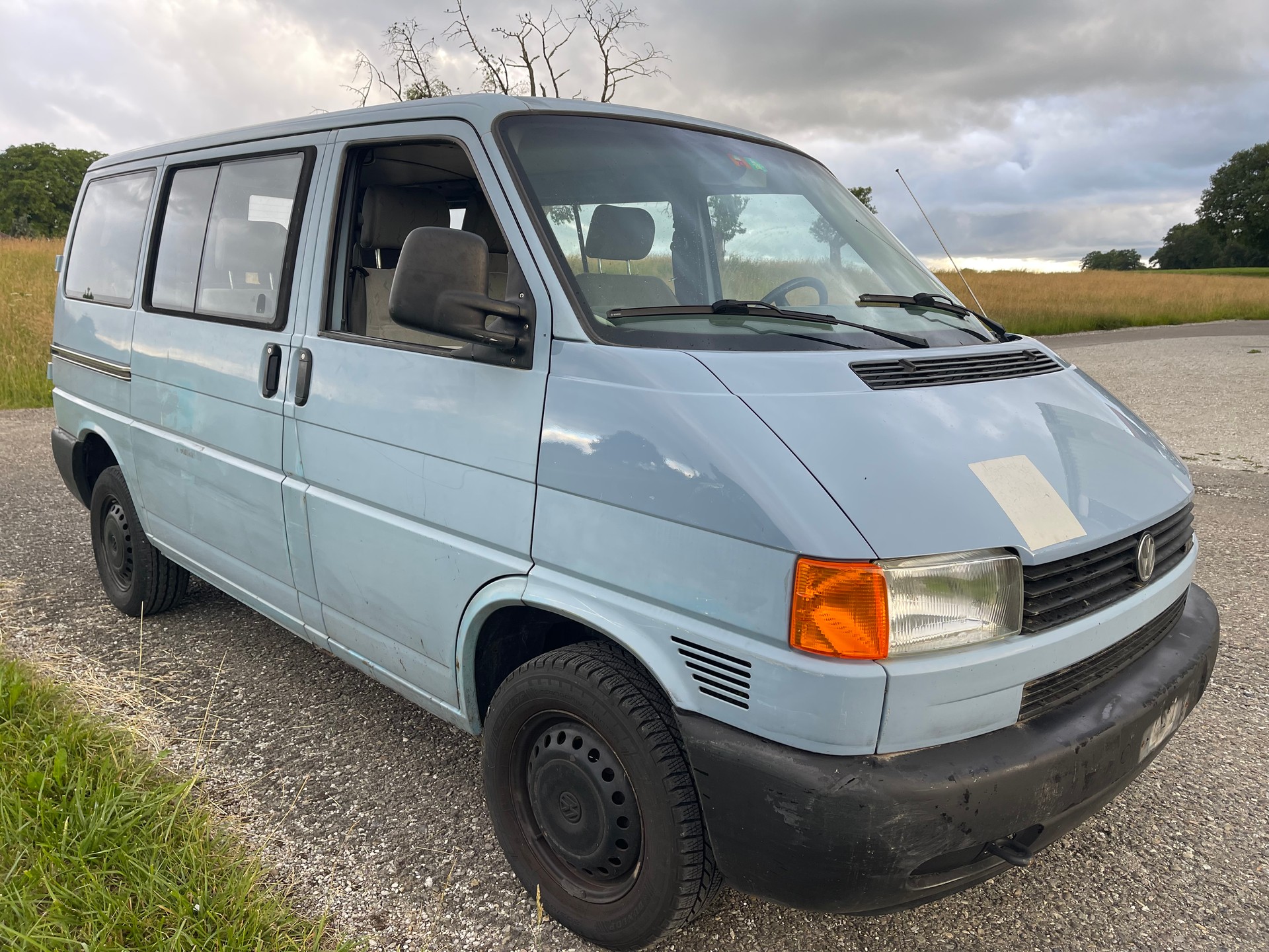 VW T4 2.5TDI 9 places. Automatic-image-2