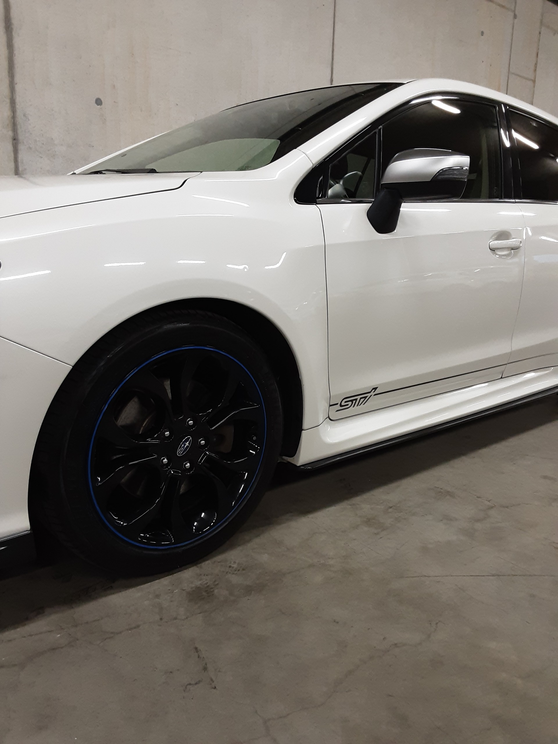 SUBARU 2.0i Luxury-image-9