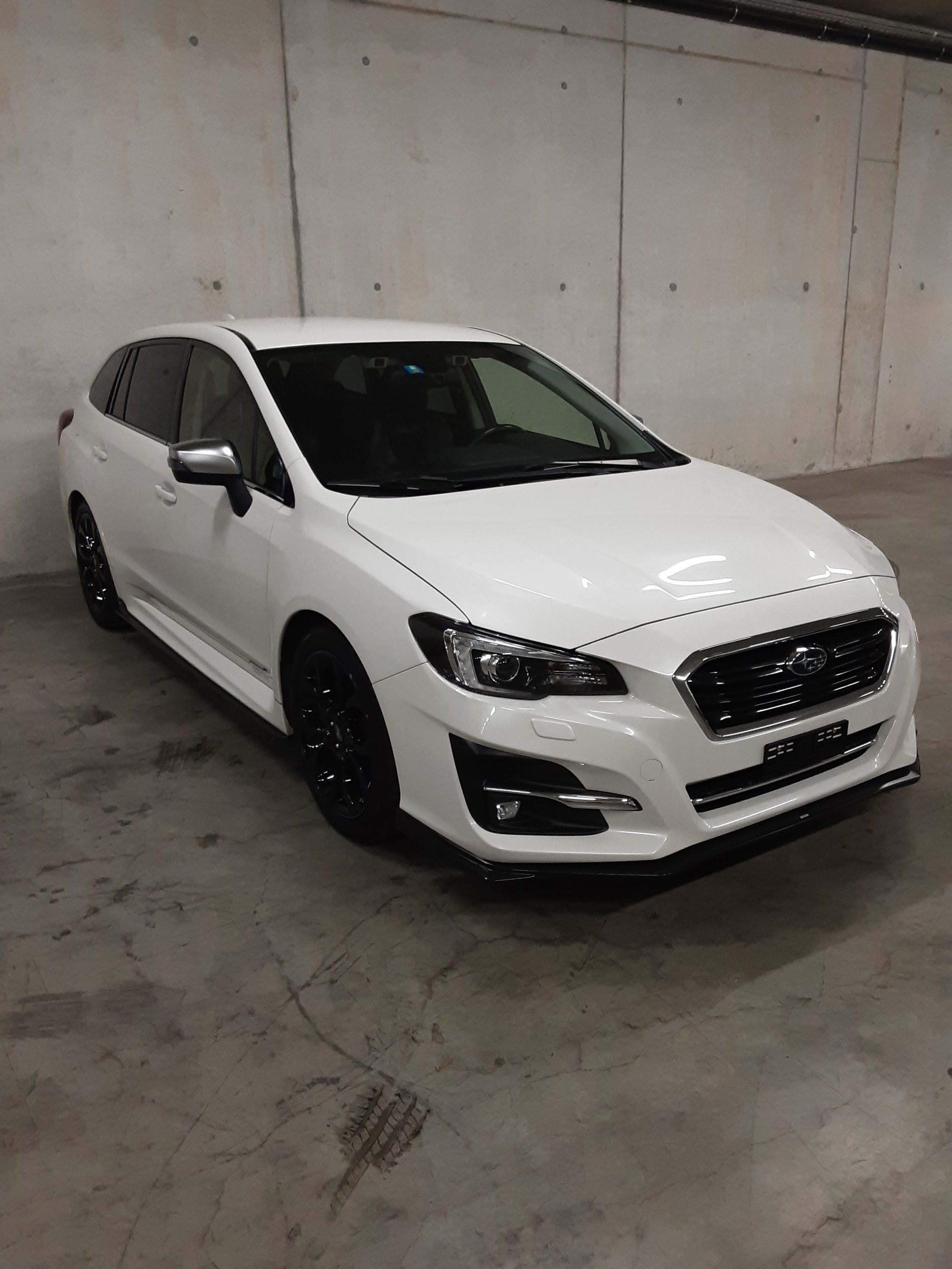 SUBARU 2.0i Luxury