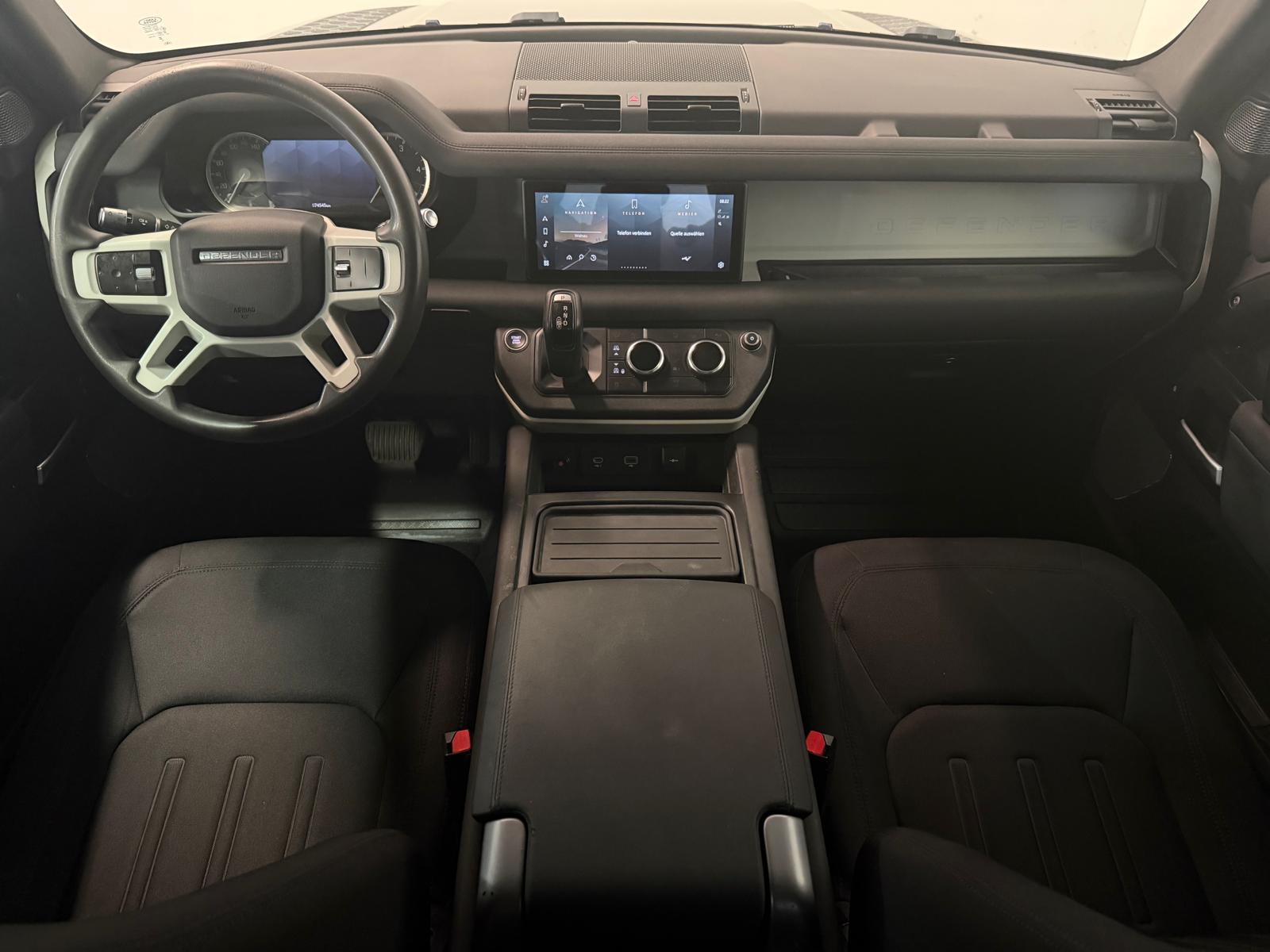 LAND ROVER Defender 110 D240 SD4 HSE AT8-image-12