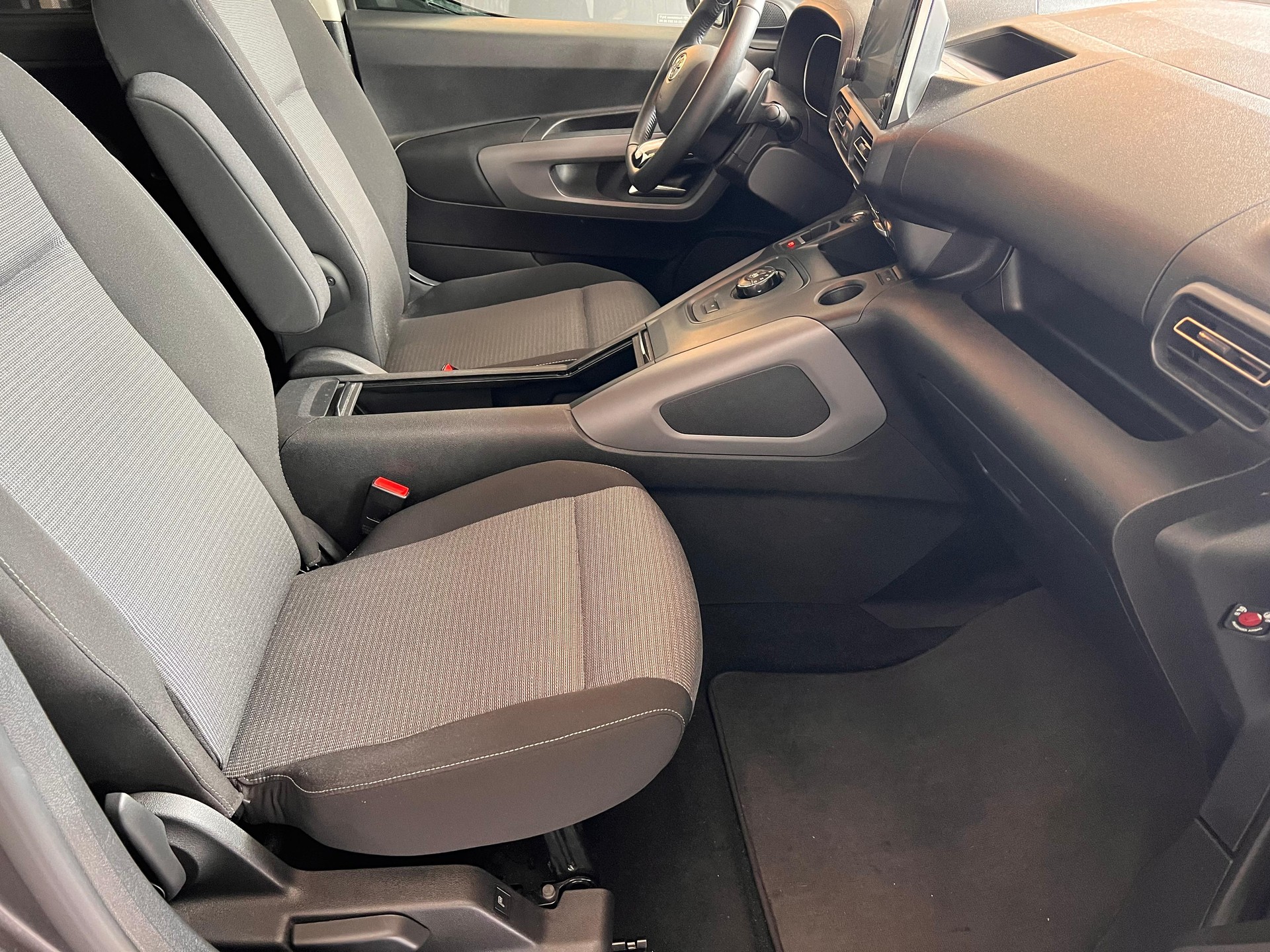 TOYOTA Proace City Verso L1 1.2 130 Trend-image-12