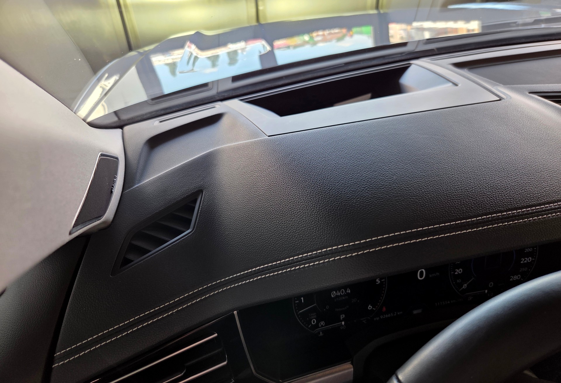 VW Touareg 3.0 V6 TDI 286 Elegance-image-21