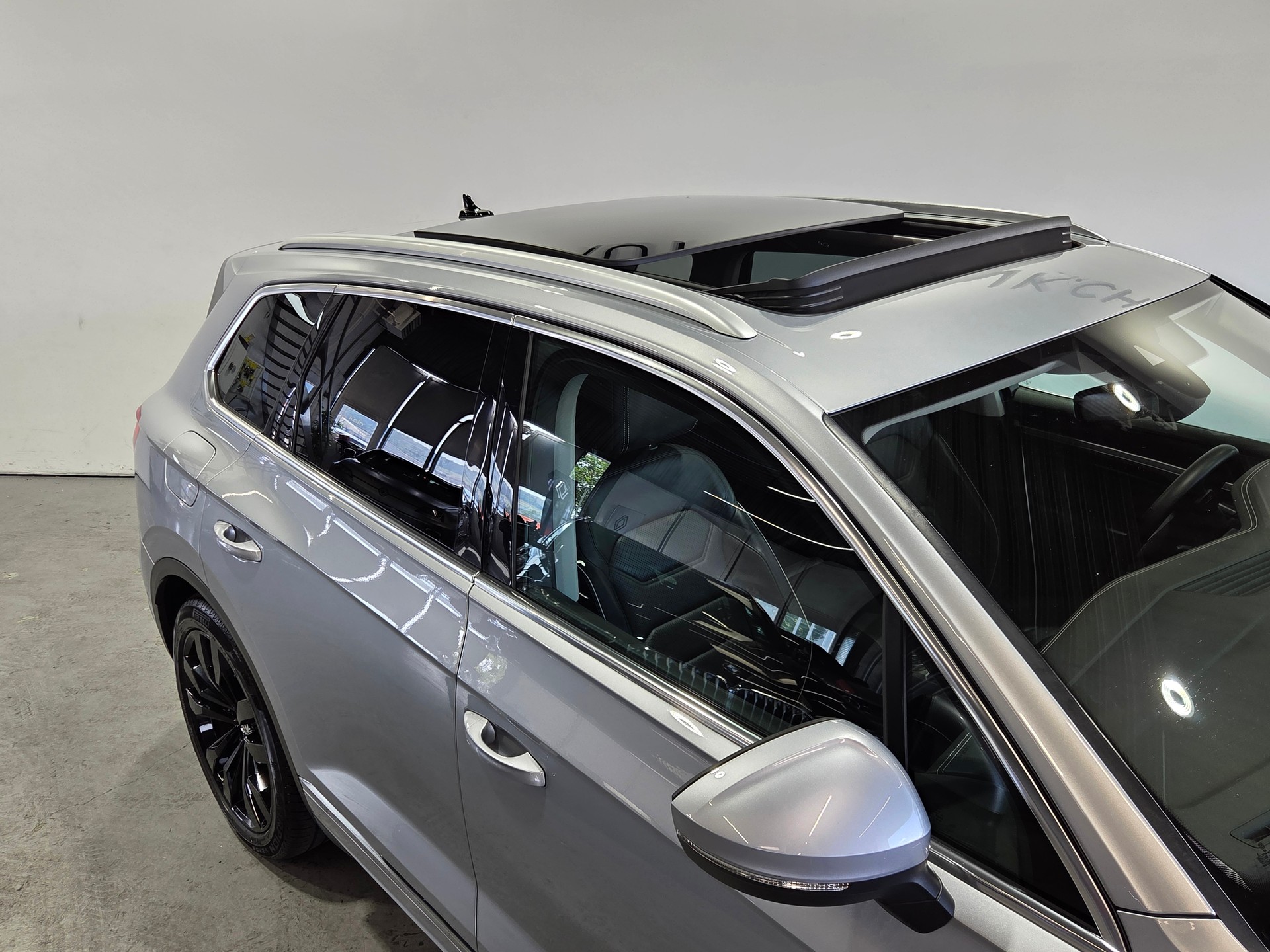 VW Touareg 3.0 V6 TDI 286 Elegance-image-10