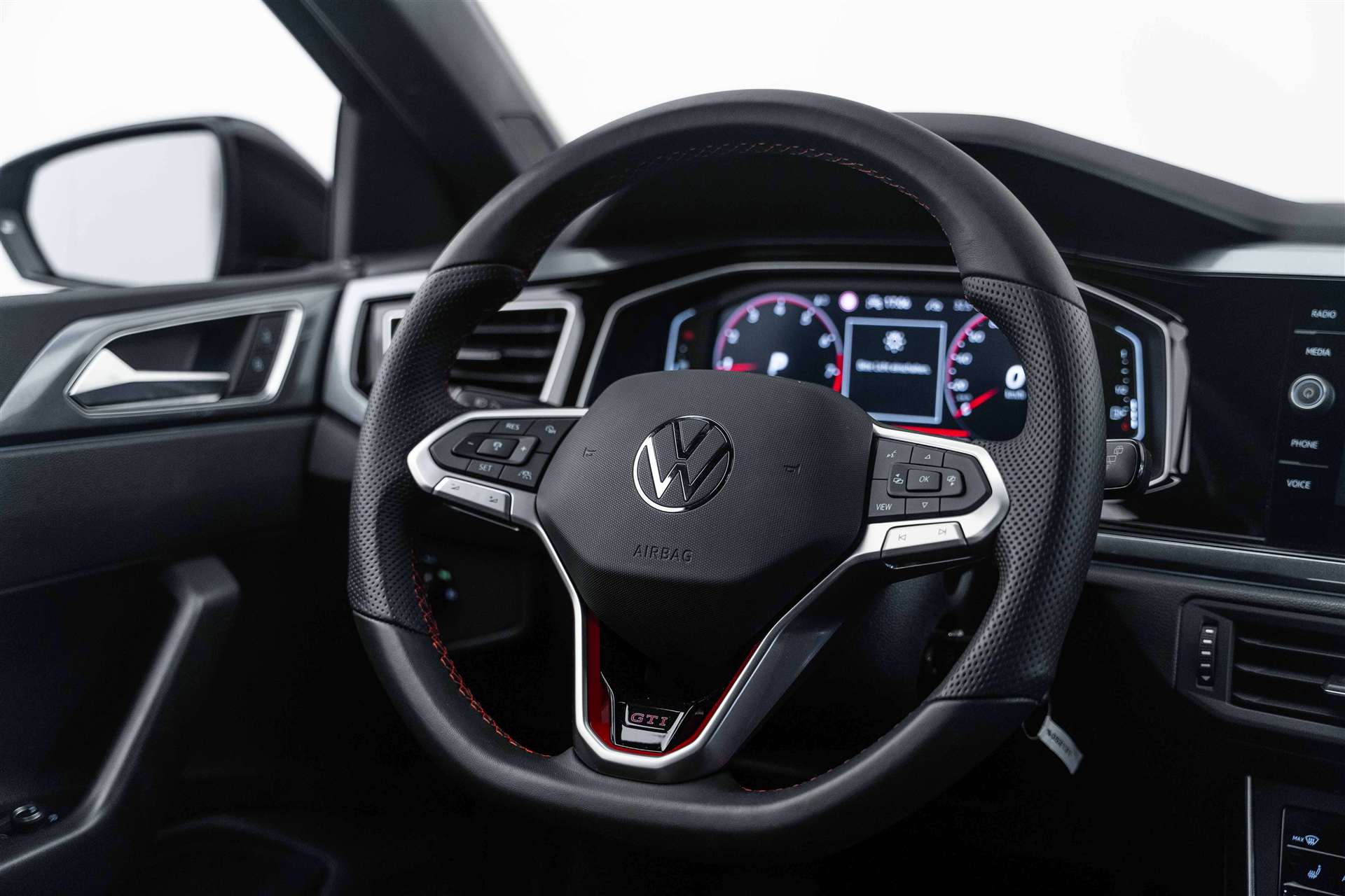 VW Polo 2.0 TSI GTI DSG 207PS-image-9