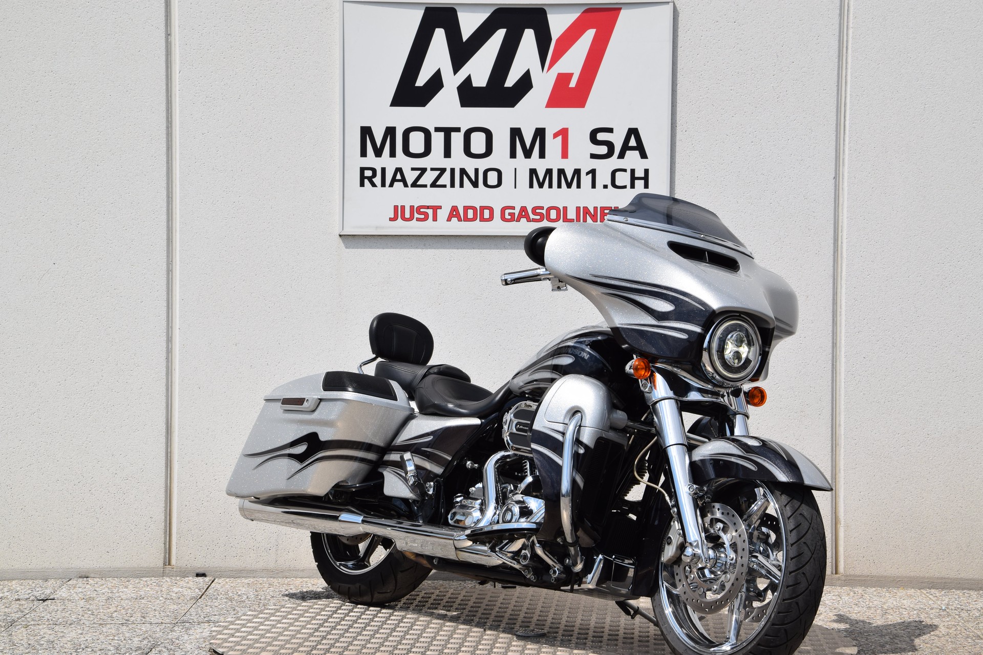 HARLEY-DAVIDSON FLHXSE Street Glide ABS CVO-image-2