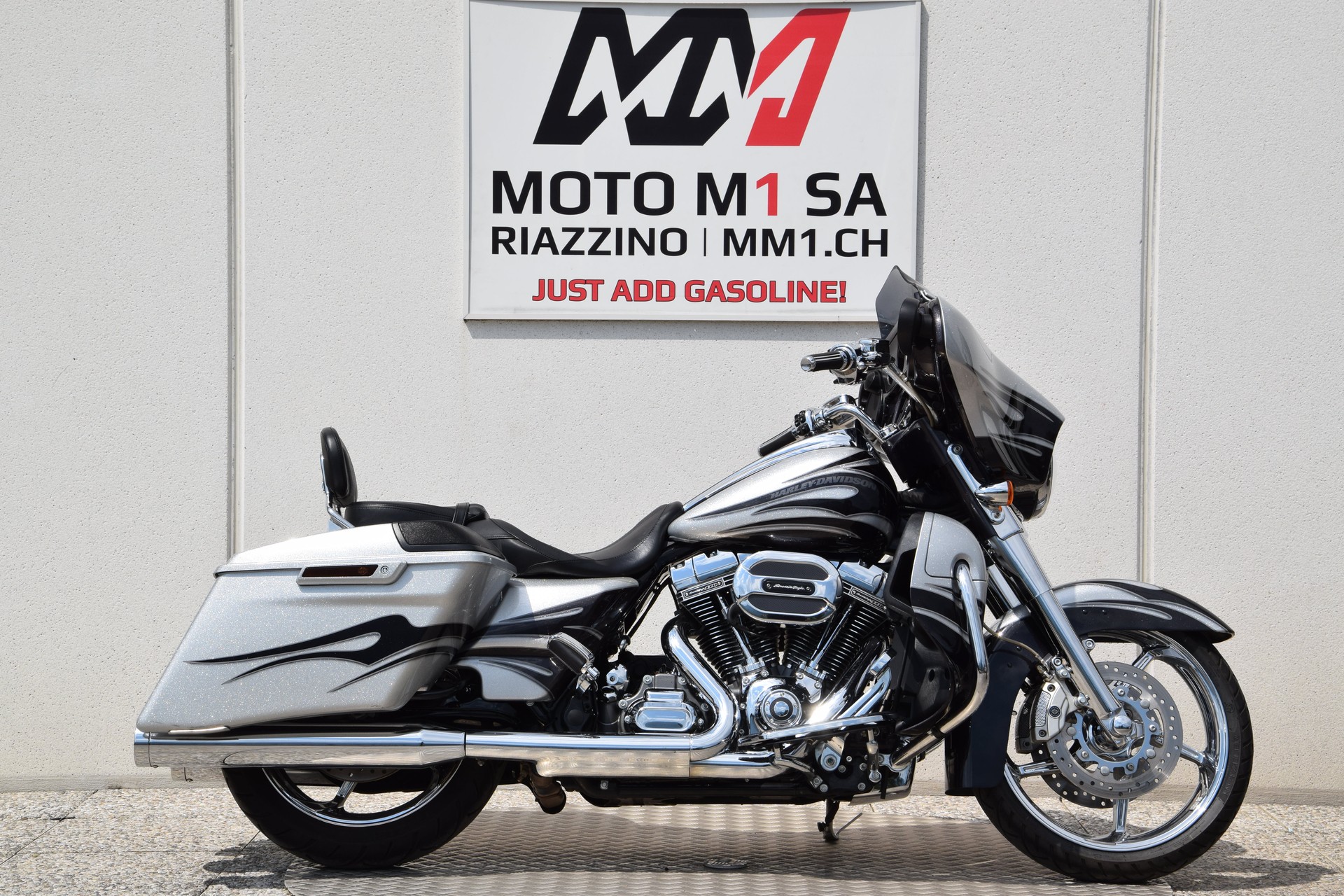 HARLEY-DAVIDSON FLHXSE Street Glide ABS CVO-image-1