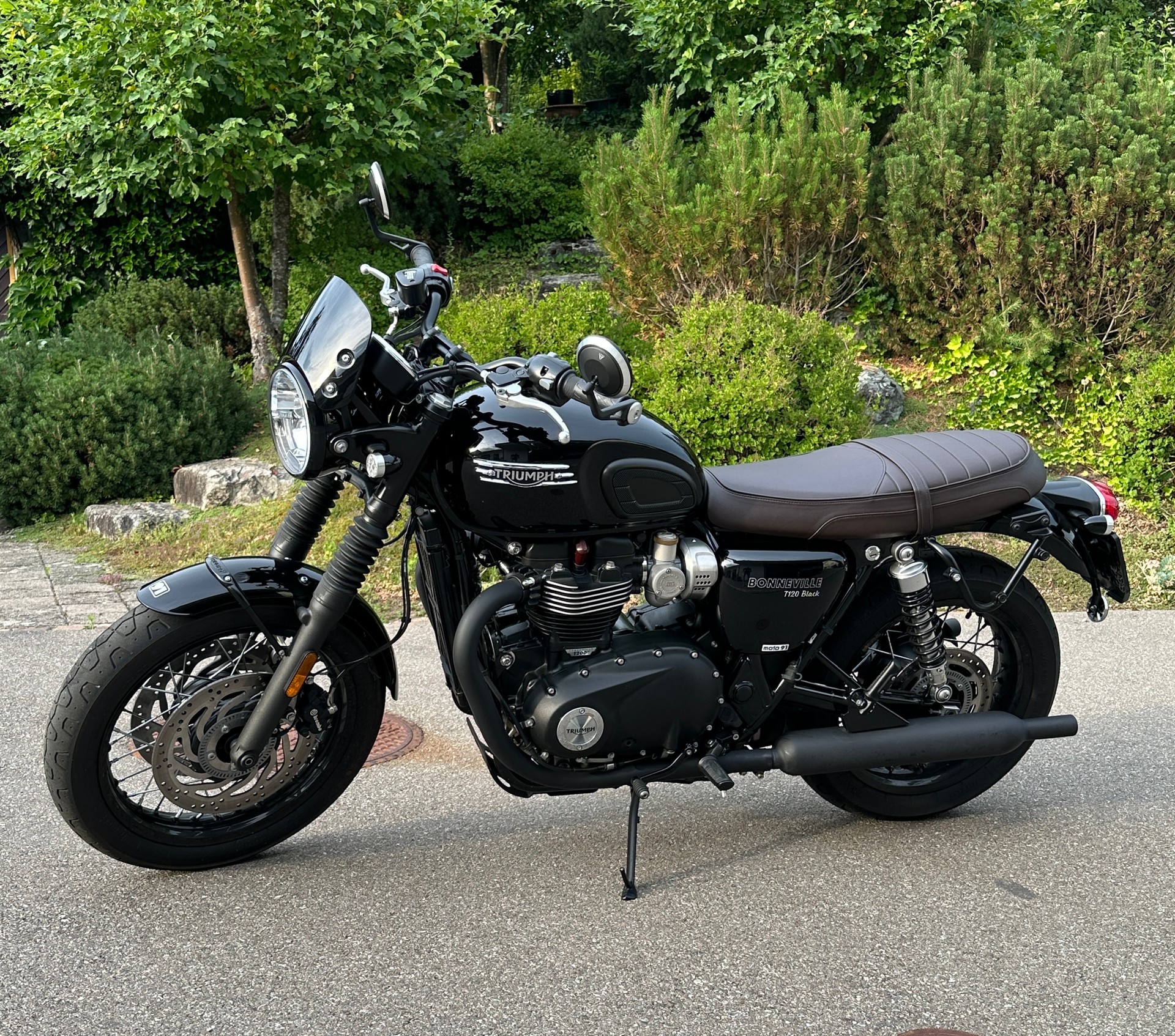 TRIUMPH Bonneville T120 Black-image-1