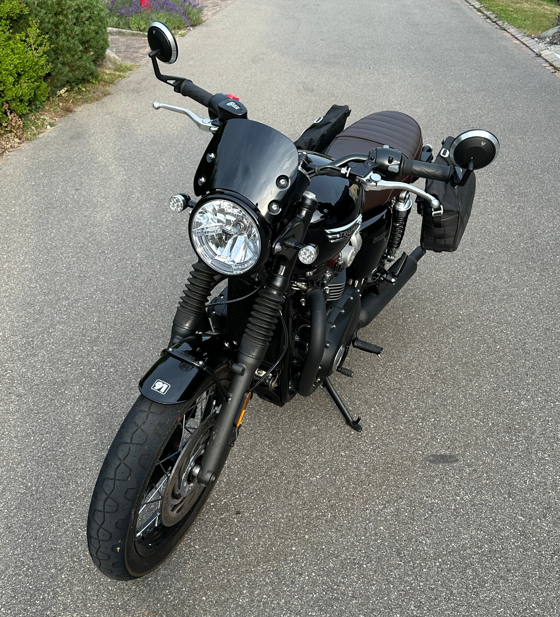 TRIUMPH Bonneville T120 Black-image-4