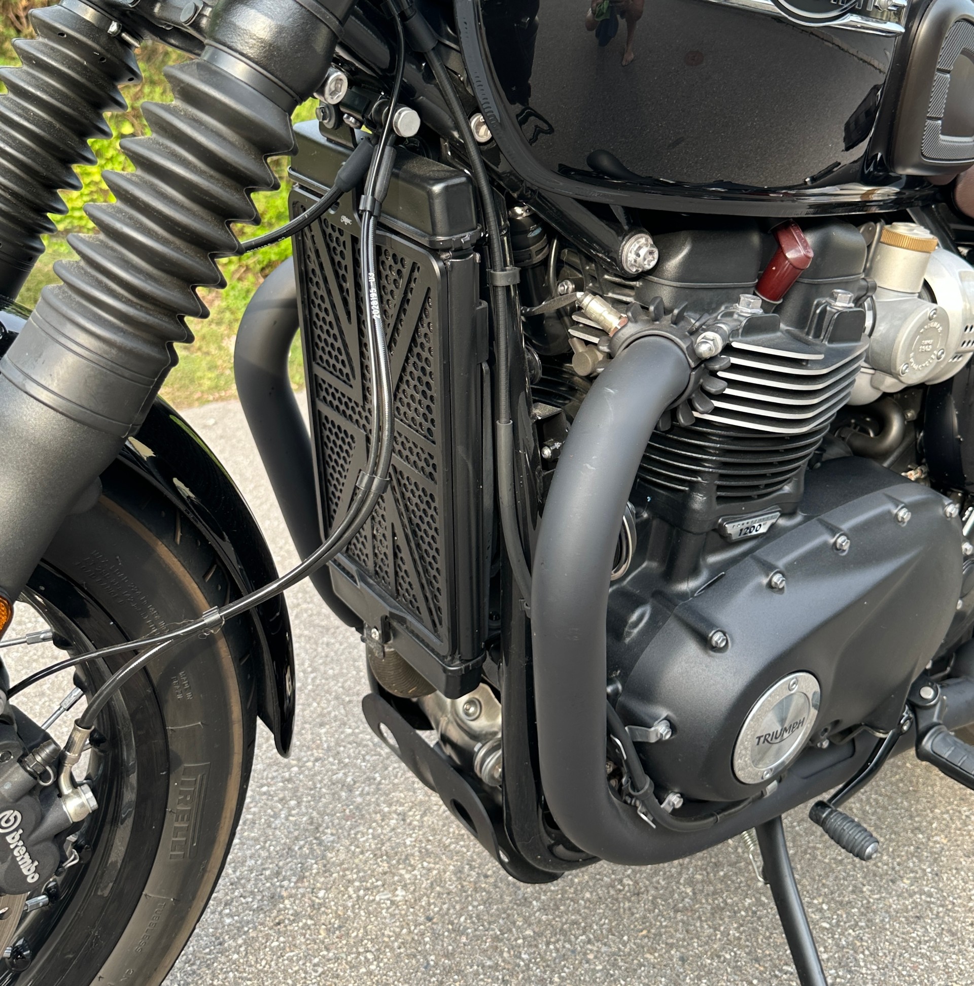 TRIUMPH Bonneville T120 Black-image-6