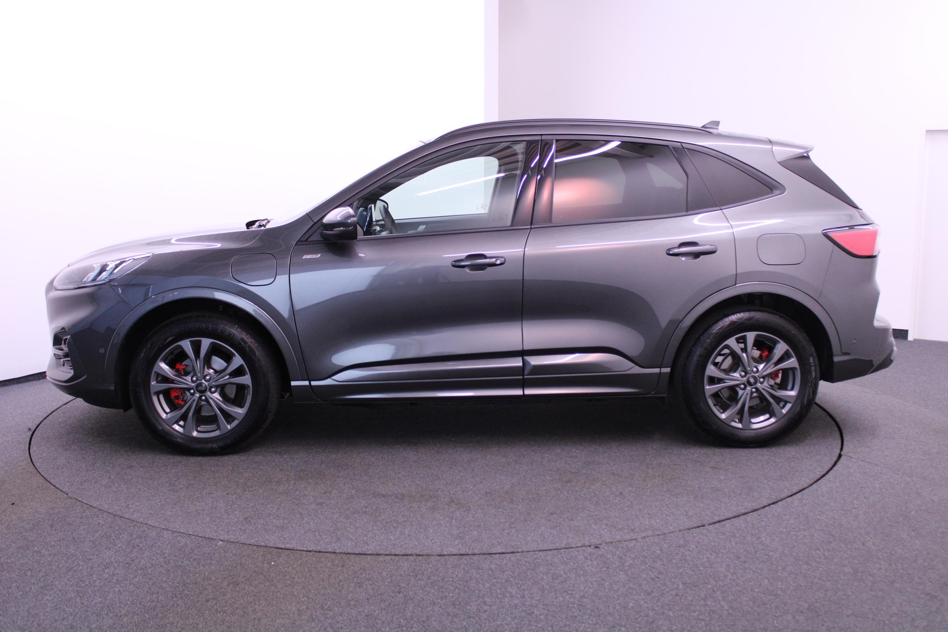 FORD Kuga 2.5 Plug-in Hybrid ST-Line X-showroom-element-3