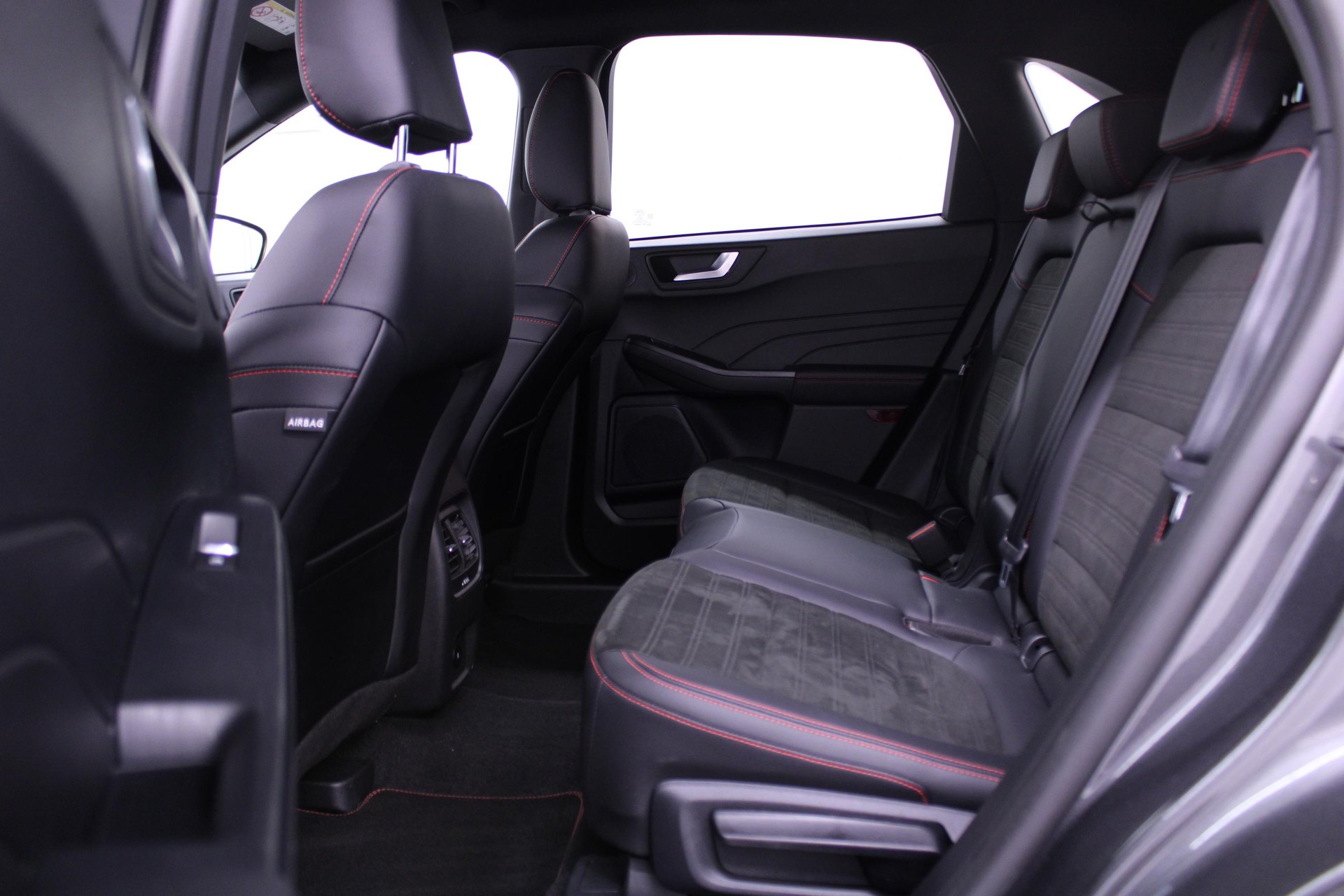 FORD Kuga 2.5 Plug-in Hybrid ST-Line X-image-7