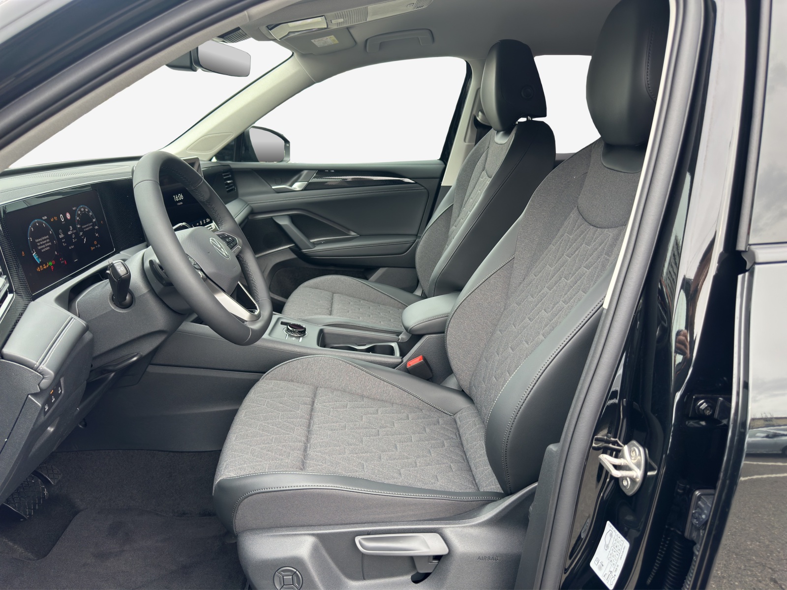 VW Tiguan 2.0 TSI DSG Life 4Motion-image-7