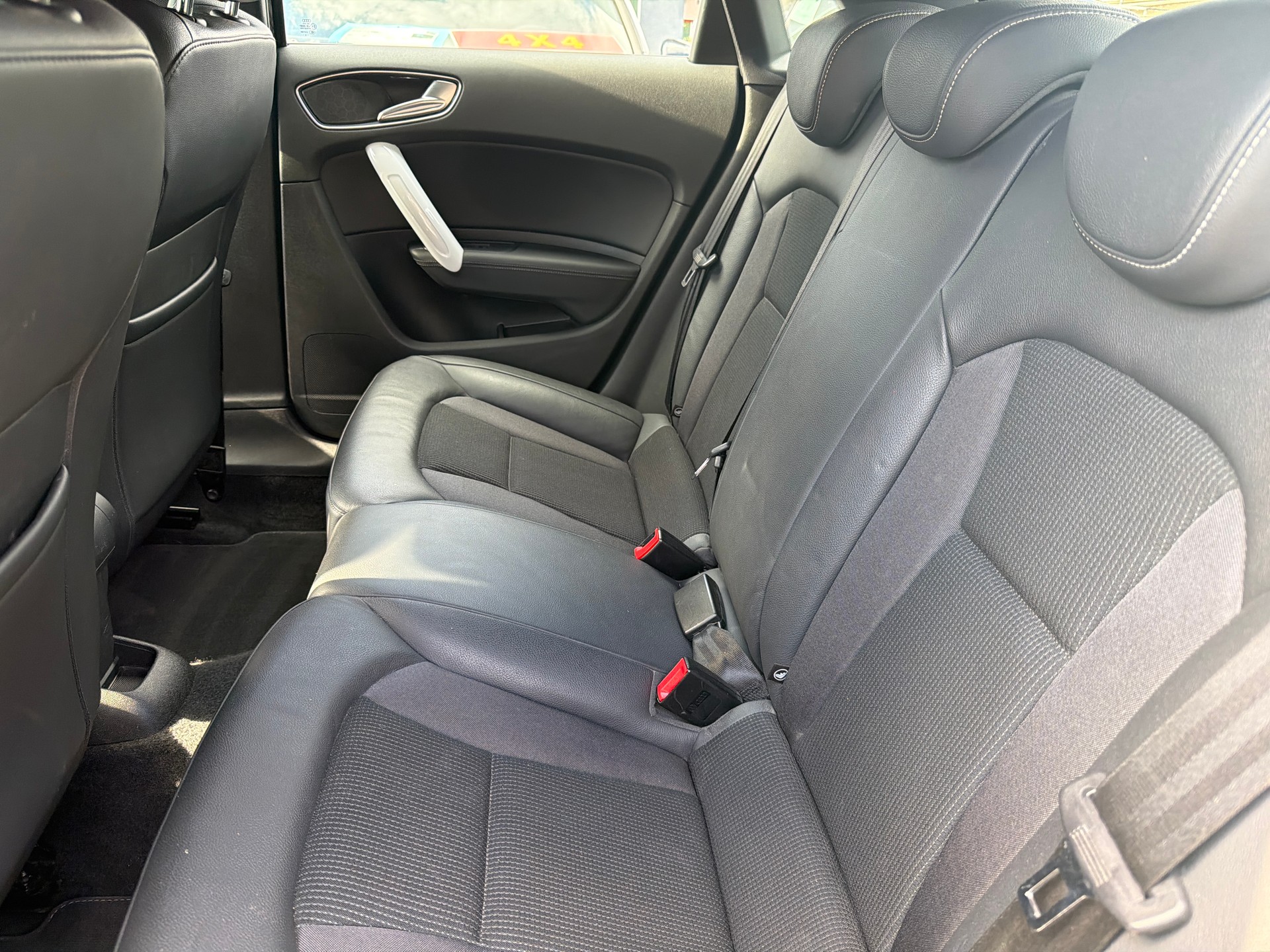 AUDI A1 Sportback 1.4 TFSI Sport S-tronic-image-12