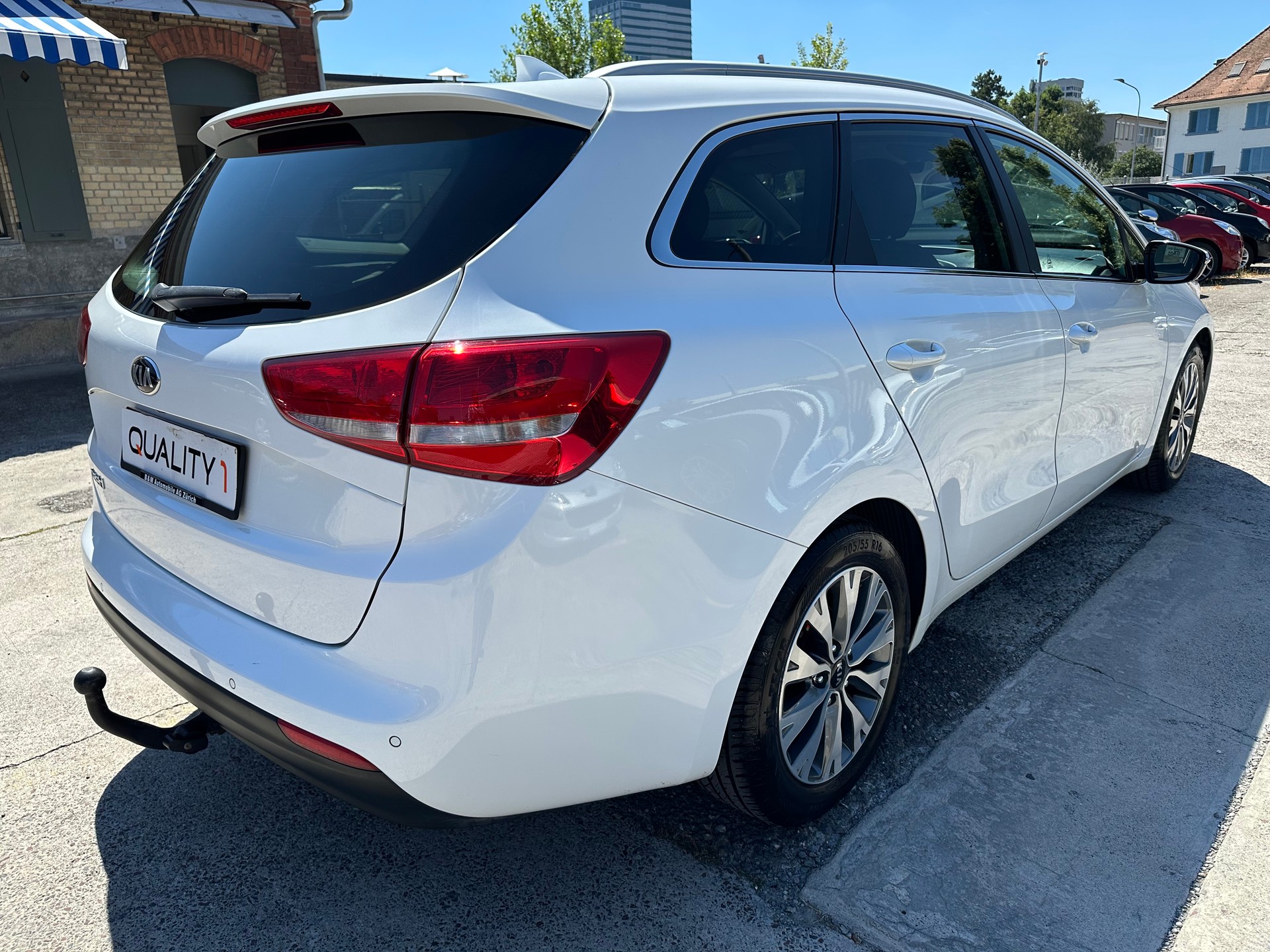 KIA Cee'd Sportswagon 1.6 GDi Swiss Champion DCT-image-5