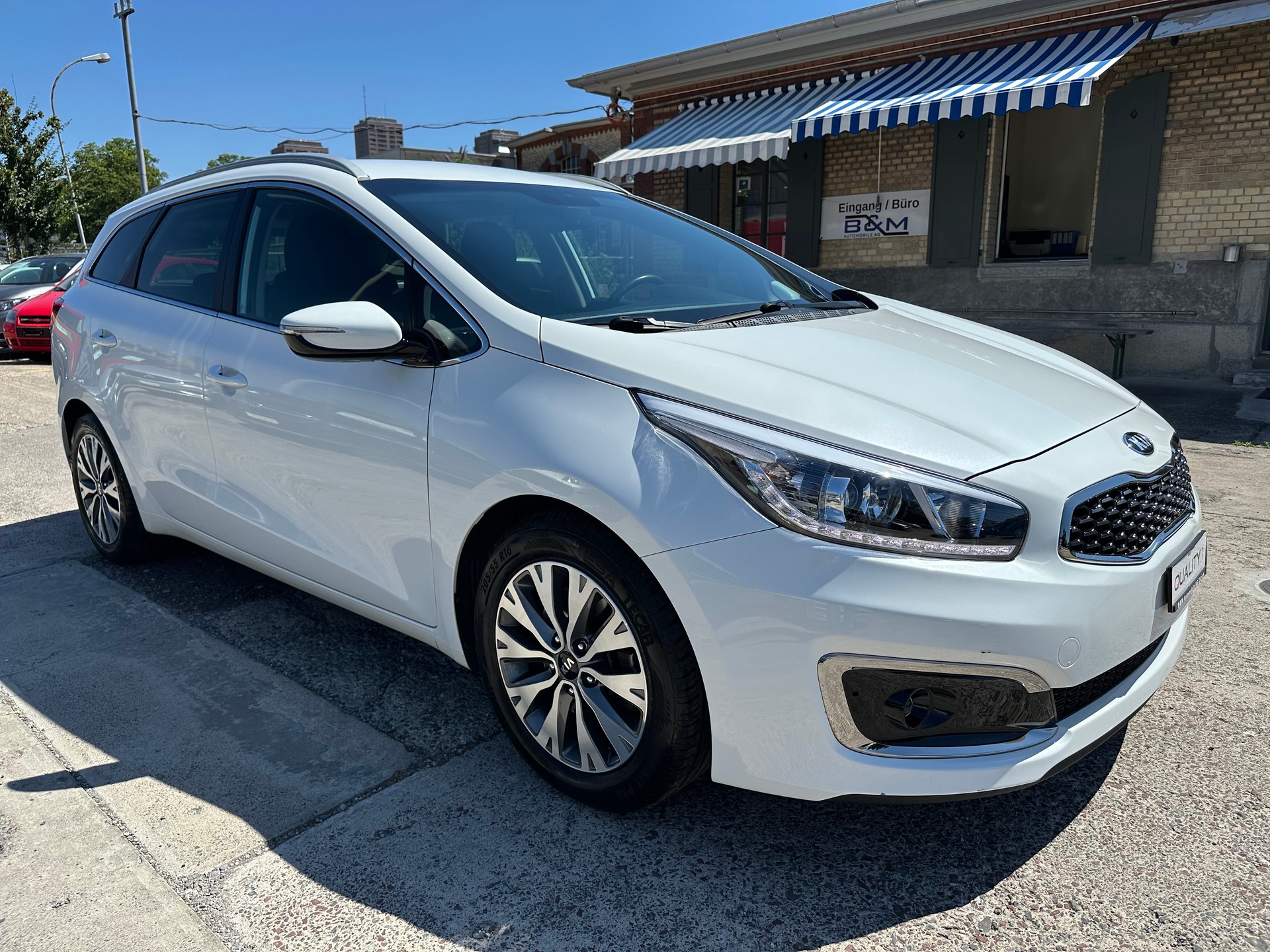 KIA Cee'd Sportswagon 1.6 GDi Swiss Champion DCT-showroom-element-2