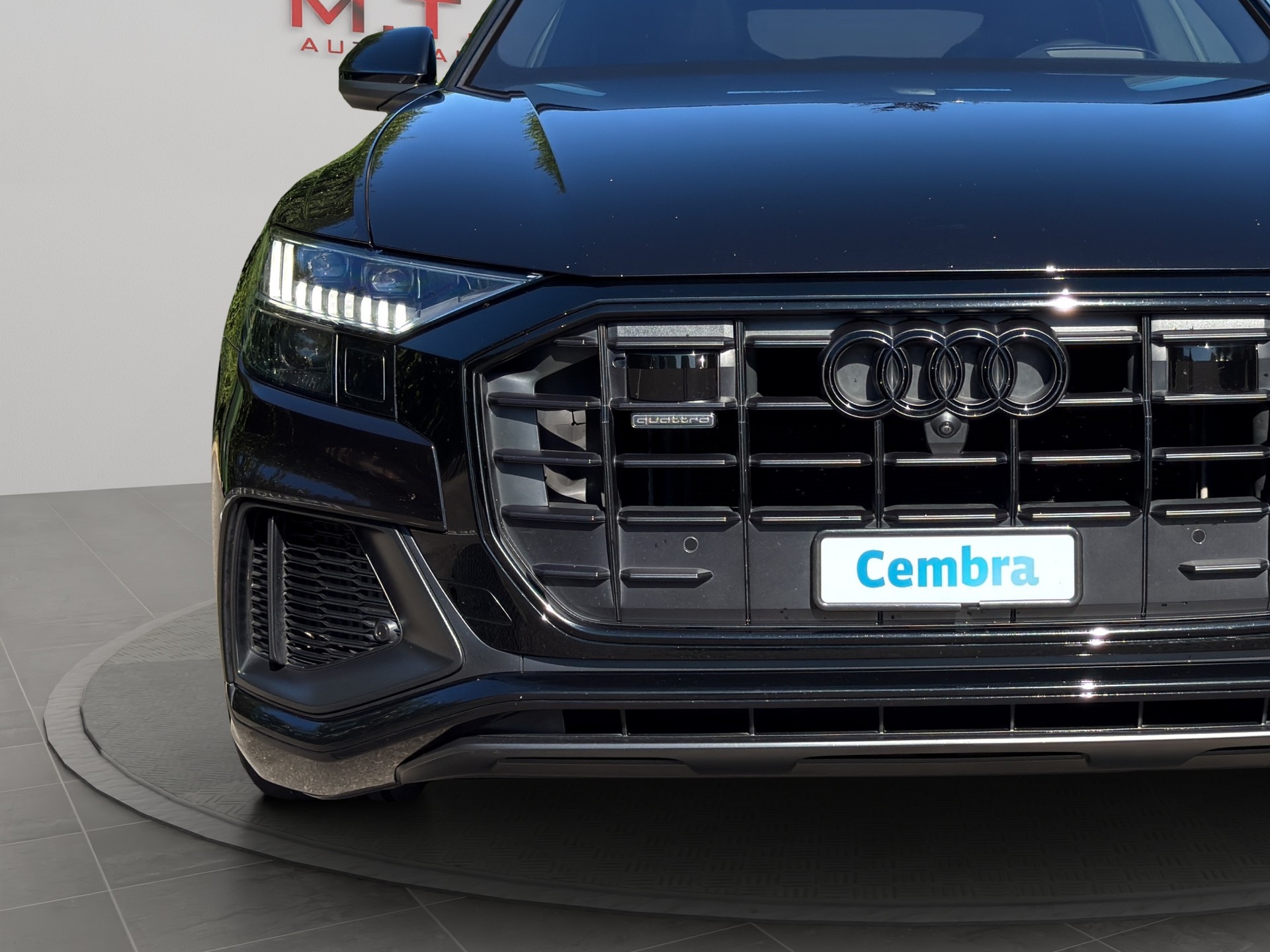 AUDI Q8 55 TFSI quattro tiptronic-showroom-element-3
